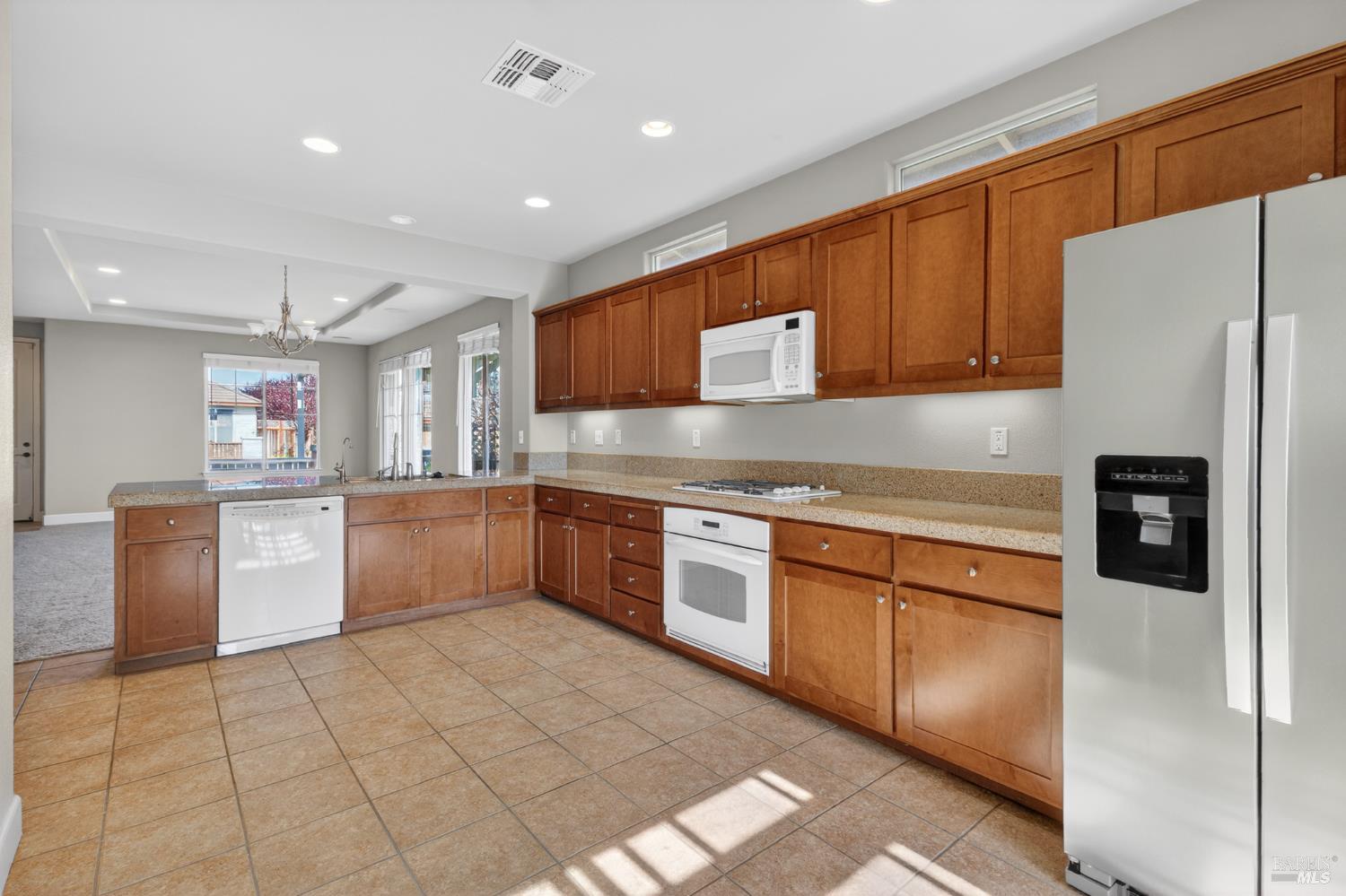 Detail Gallery Image 15 of 19 For 1912 Montevino Dr, Santa Rosa,  CA 95407 - 3 Beds | 2 Baths