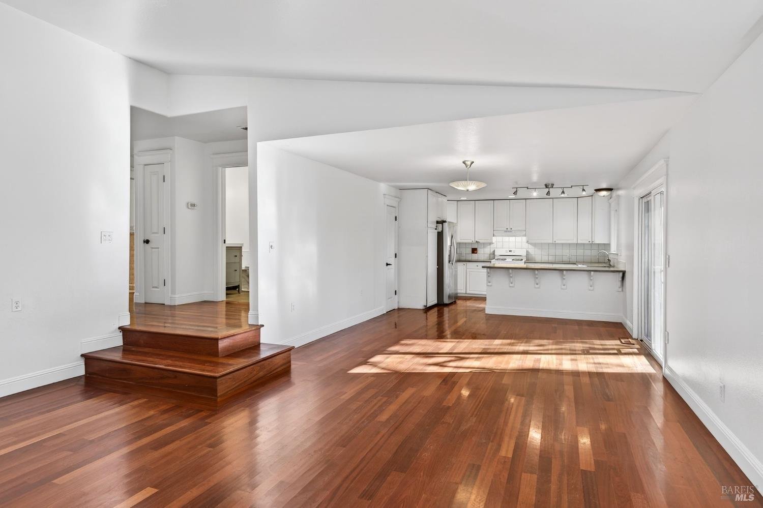 Detail Gallery Image 12 of 27 For 105 Hooker Ave, Sonoma,  CA 95476 - 4 Beds | 2 Baths