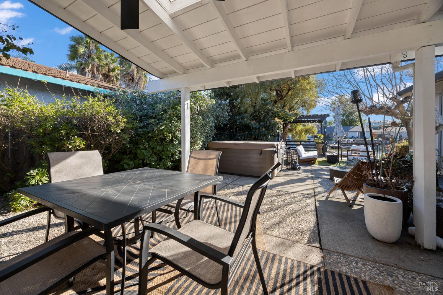 Detail Gallery Image 19 of 63 For 120 E Lake Dr, Antioch,  CA 94509 - 4 Beds | 2 Baths