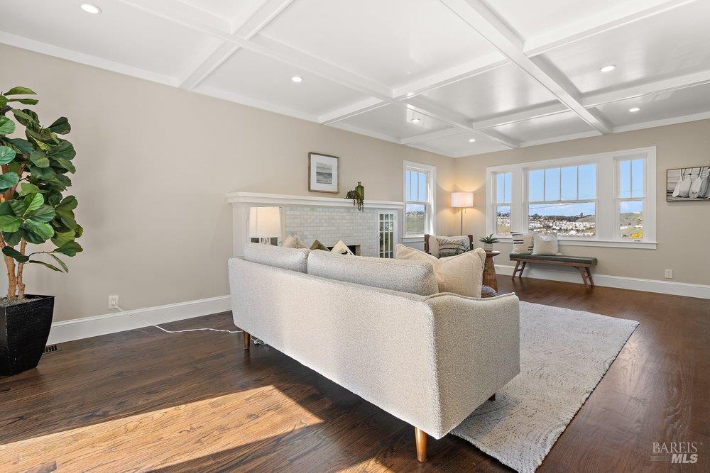 Detail Gallery Image 6 of 57 For 321 Alexander St, Crockett,  CA 94525 - 4 Beds | 3/1 Baths