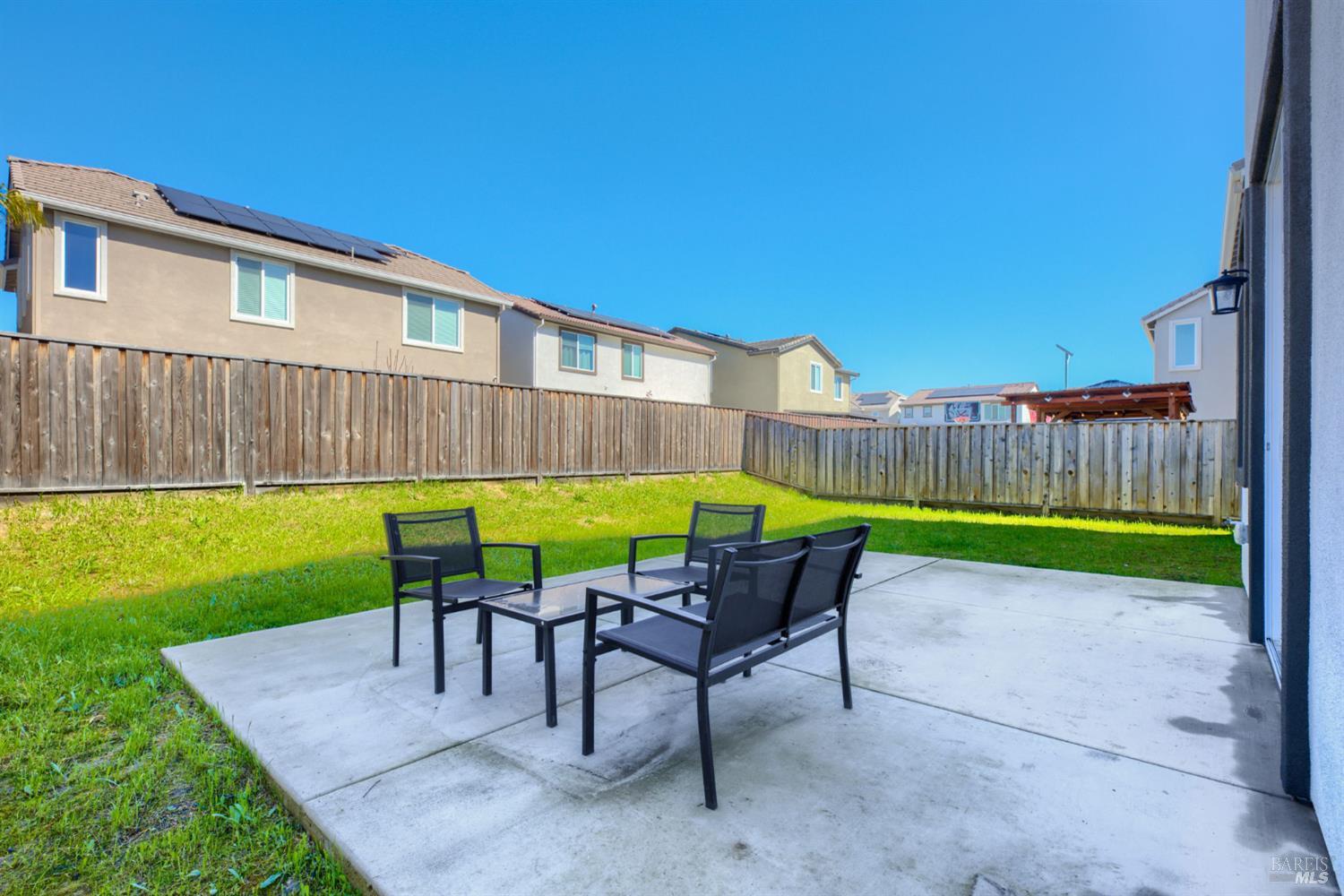 Detail Gallery Image 33 of 38 For 2874 Shaver St, Fairfield,  CA 94533 - 5 Beds | 3 Baths