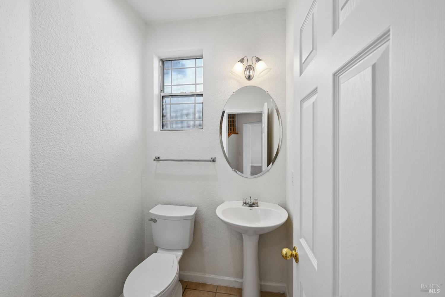 Detail Gallery Image 18 of 46 For 231 Roundhill Ct, Vacaville,  CA 95687 - 3 Beds | 2/1 Baths