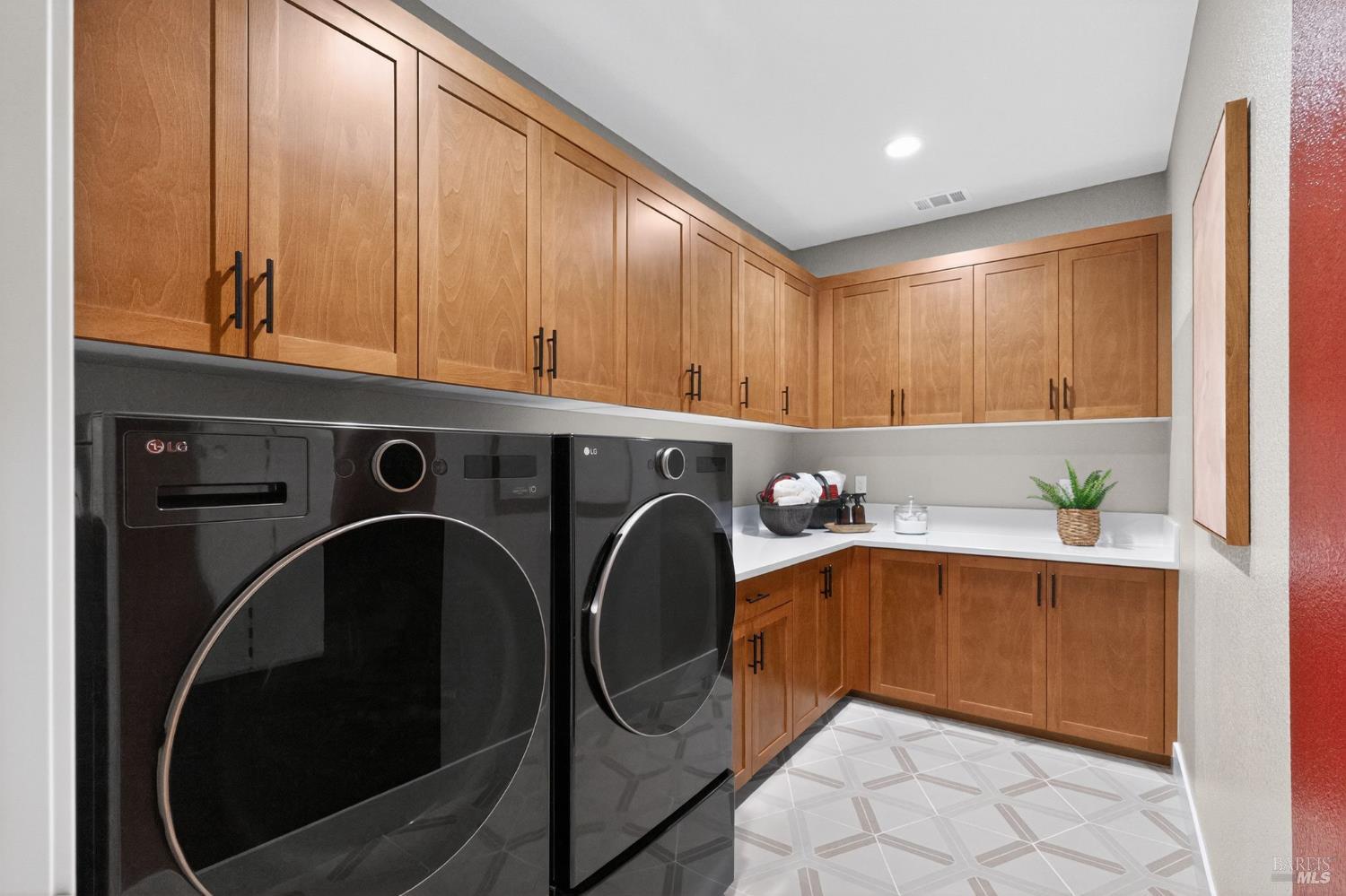 Detail Gallery Image 17 of 29 For 627 Beyers St, Oakley,  CA 94561 - 5 Beds | 4 Baths