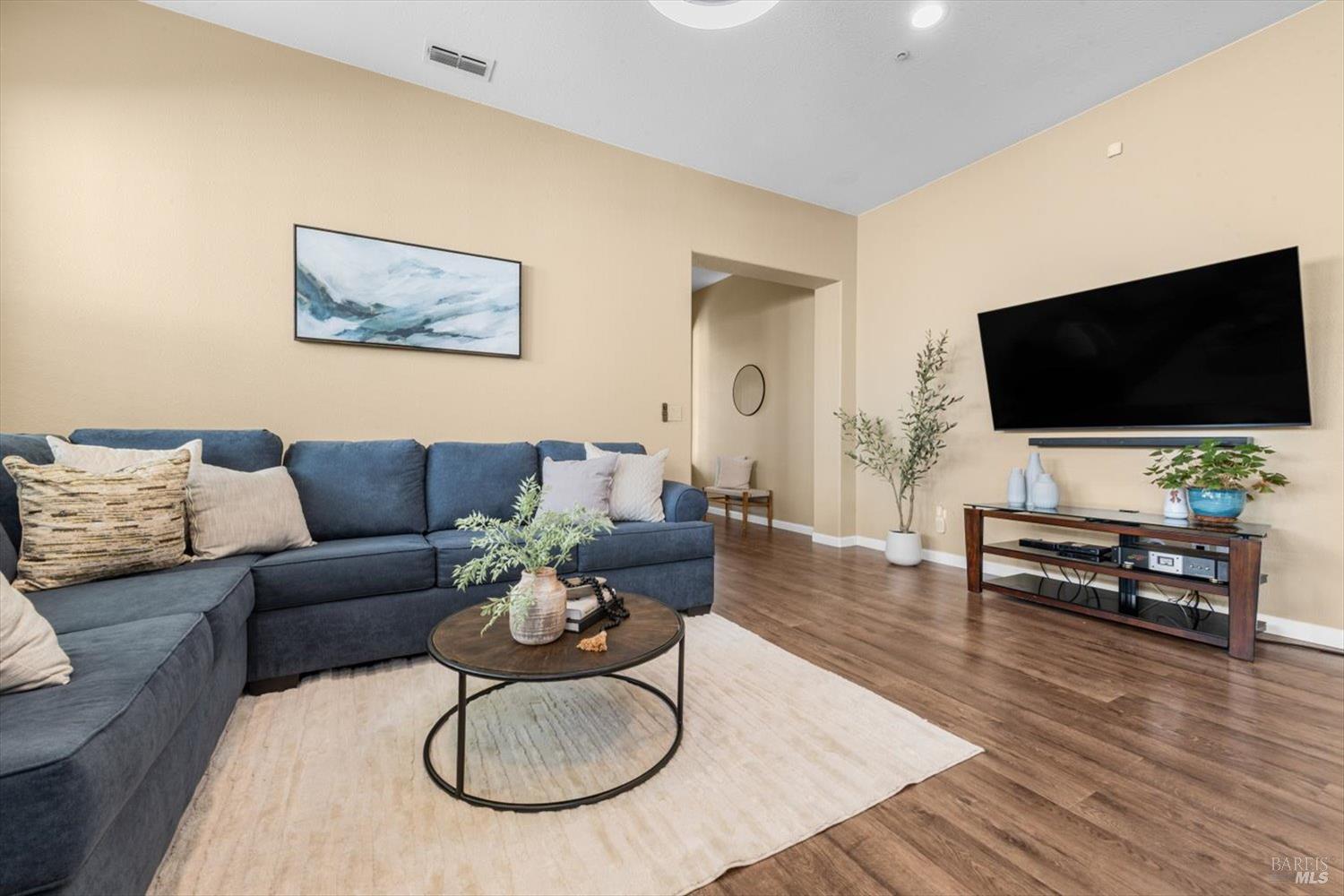 Detail Gallery Image 11 of 81 For 624 Emerald Hills Cir, Fairfield,  CA 94533 - 4 Beds | 3 Baths