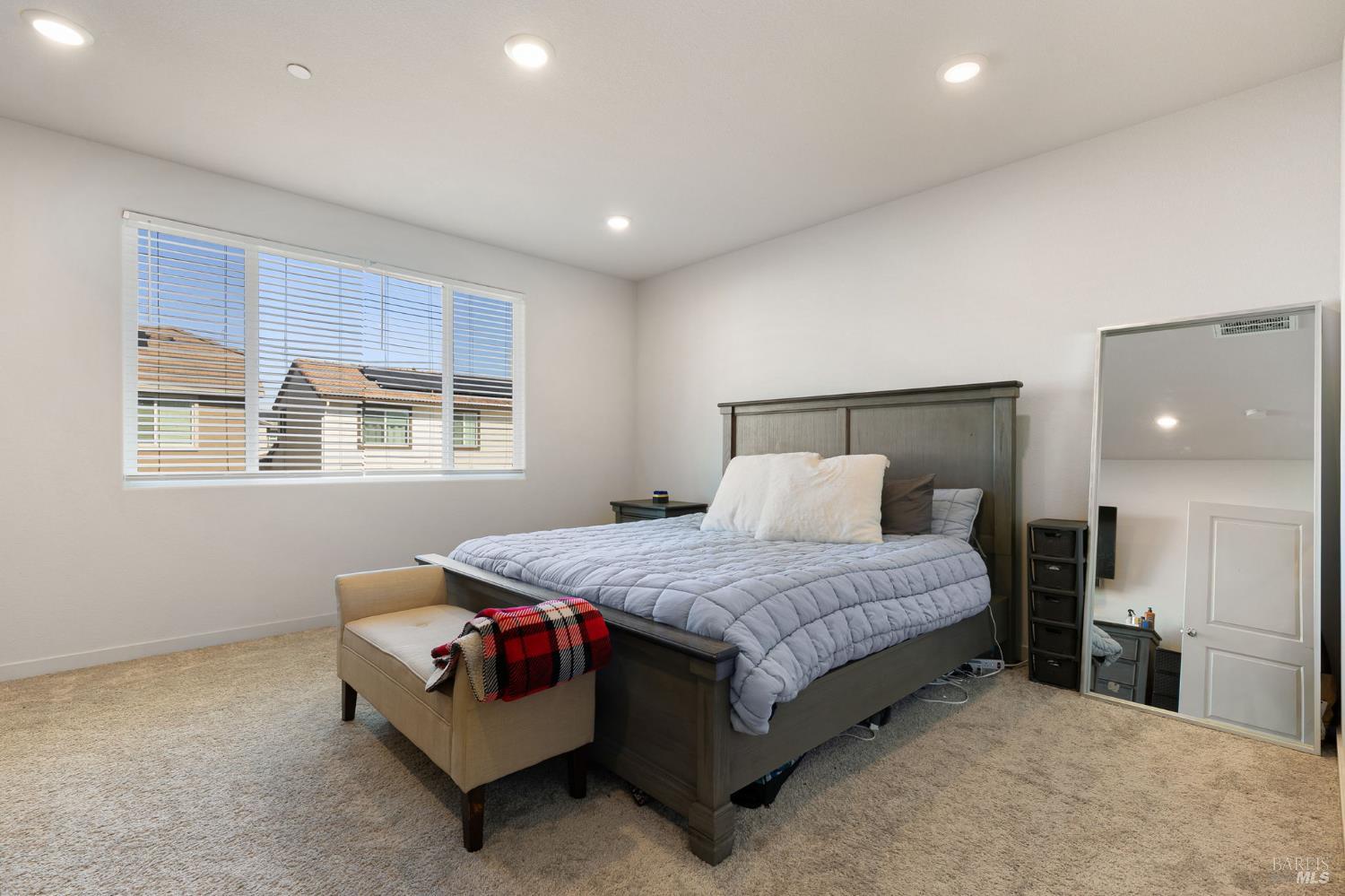 Detail Gallery Image 21 of 38 For 2874 Shaver St, Fairfield,  CA 94533 - 5 Beds | 3 Baths