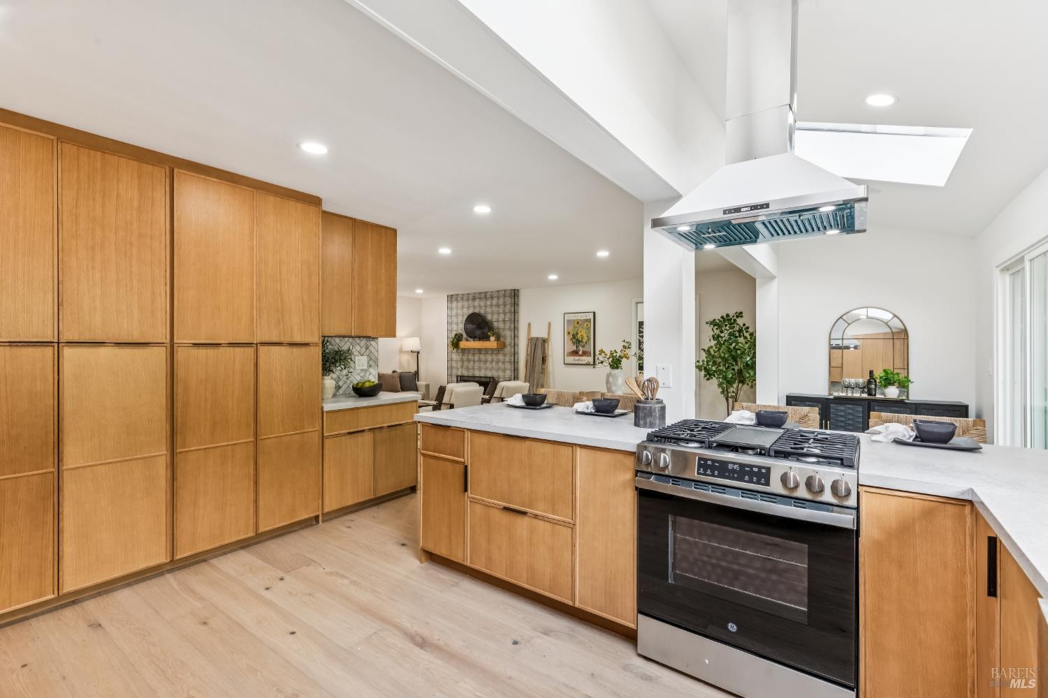 Detail Gallery Image 21 of 49 For 113 Greenridge Ct, Petaluma,  CA 94952 - 5 Beds | 3/1 Baths