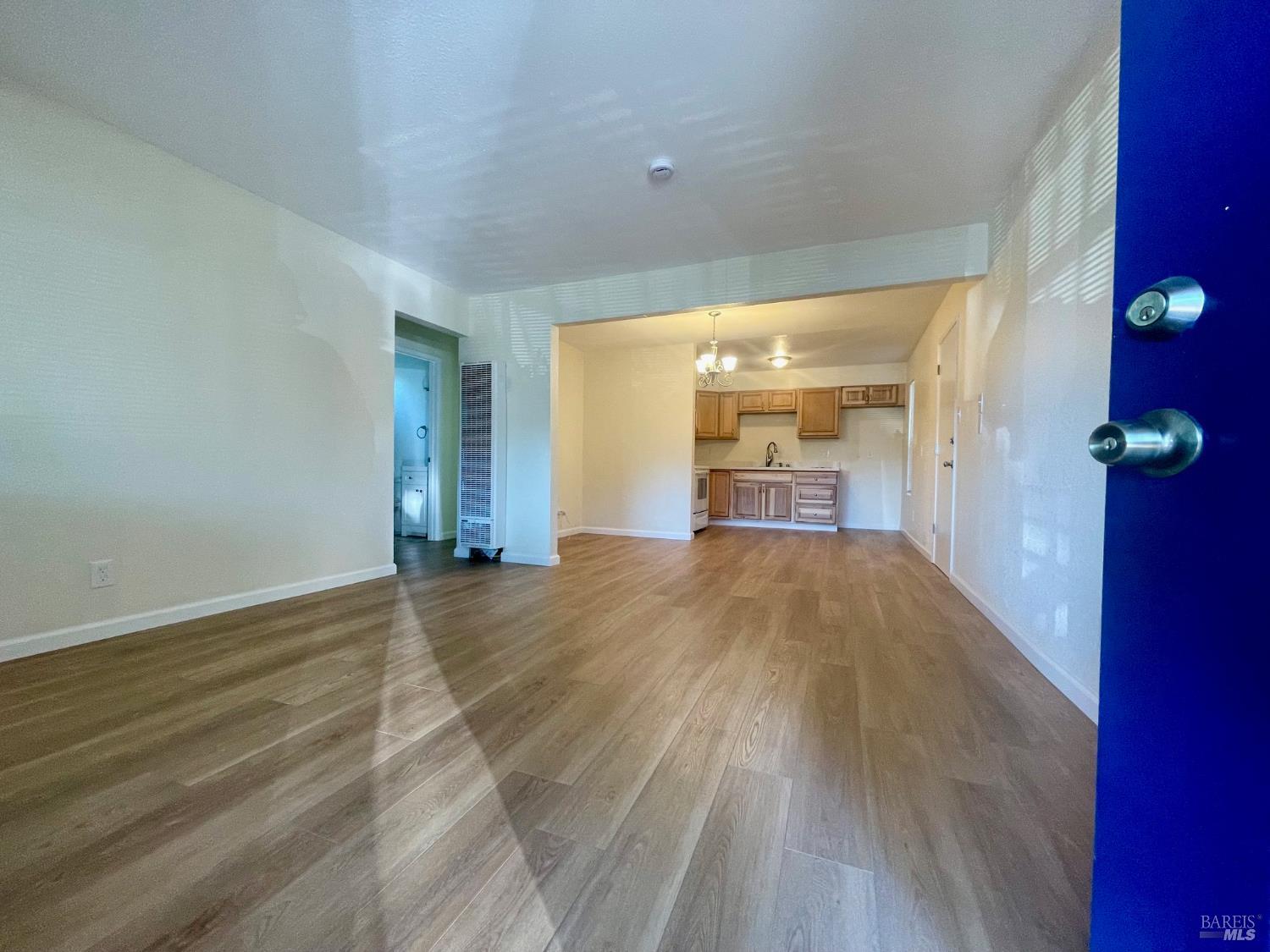 Detail Gallery Image 2 of 34 For 1930 L Ellenburg St, Vallejo,  CA 94590 - 5 Beds | 2 Baths