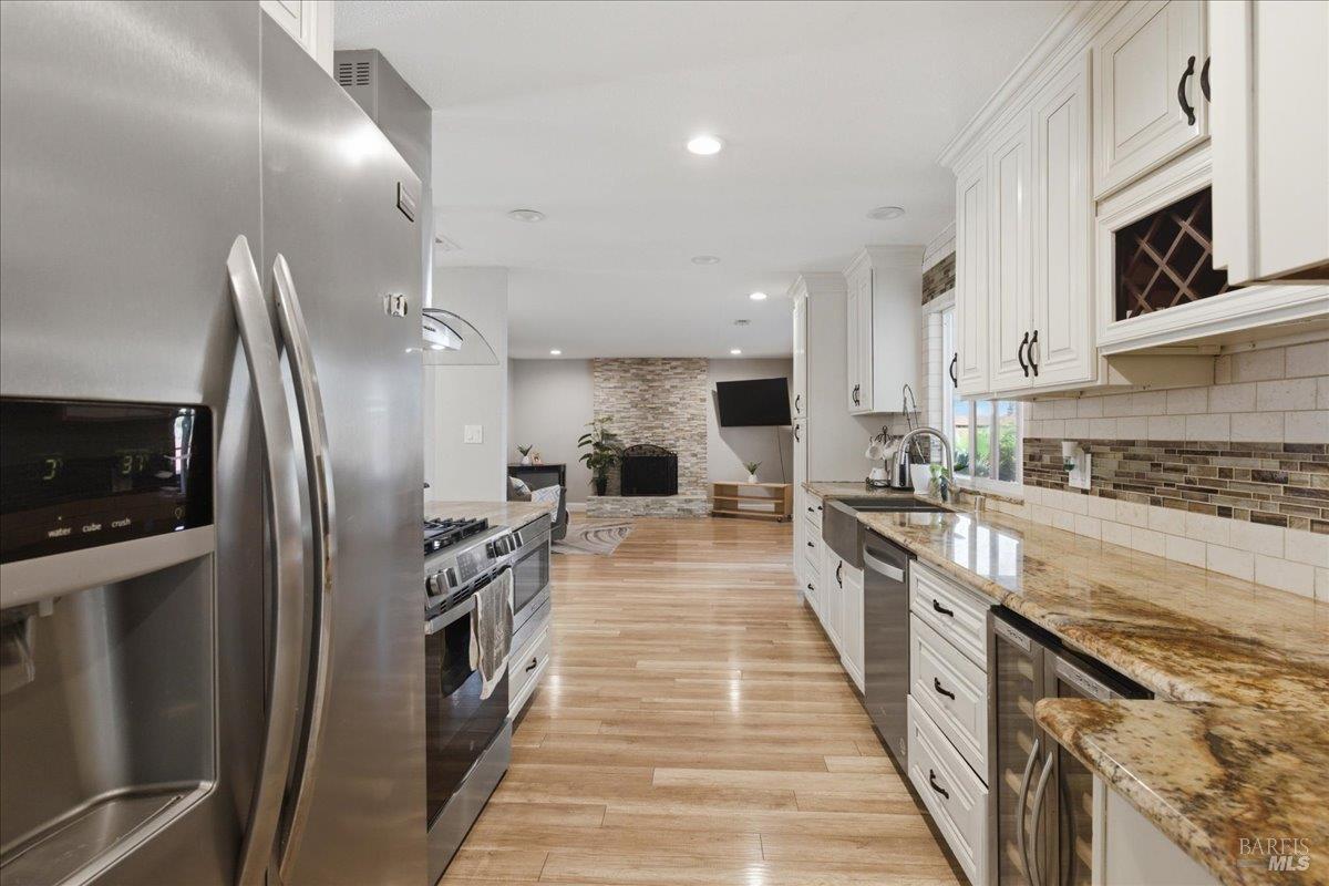 Detail Gallery Image 12 of 46 For 451 Alamo Dr, Vacaville,  CA 95688 - 4 Beds | 2 Baths