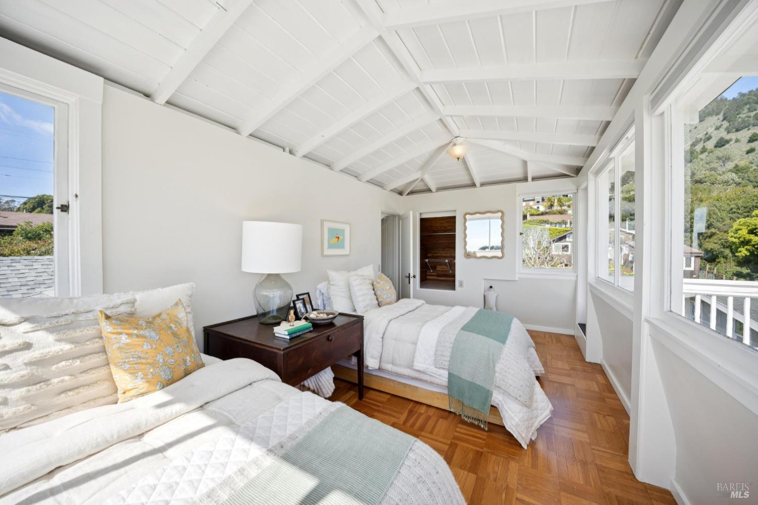 Detail Gallery Image 29 of 64 For 40 Laurel Ave, Stinson Beach,  CA 94970 - 4 Beds | 3 Baths