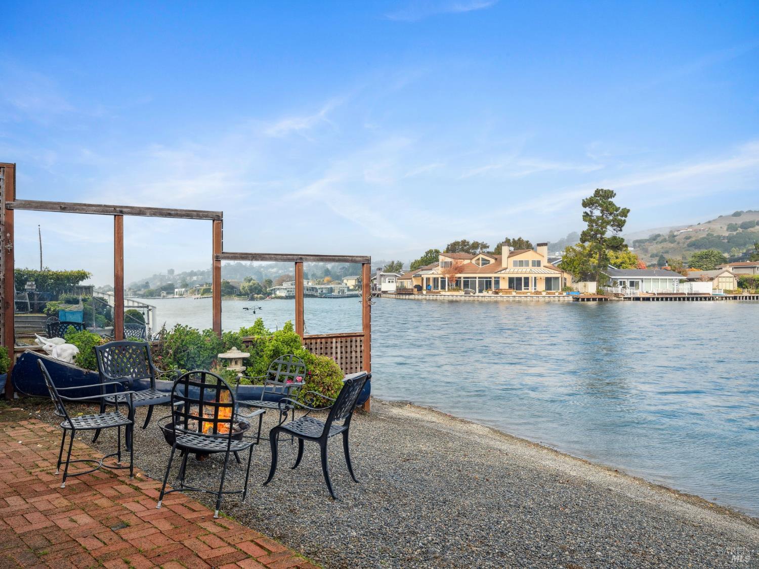 Detail Gallery Image 13 of 19 For 216 San Rafael Ave, Belvedere,  CA 94920 - 3 Beds | 2 Baths