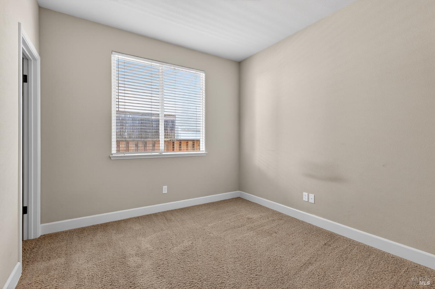 Detail Gallery Image 10 of 19 For 1912 Montevino Dr, Santa Rosa,  CA 95407 - 3 Beds | 2 Baths