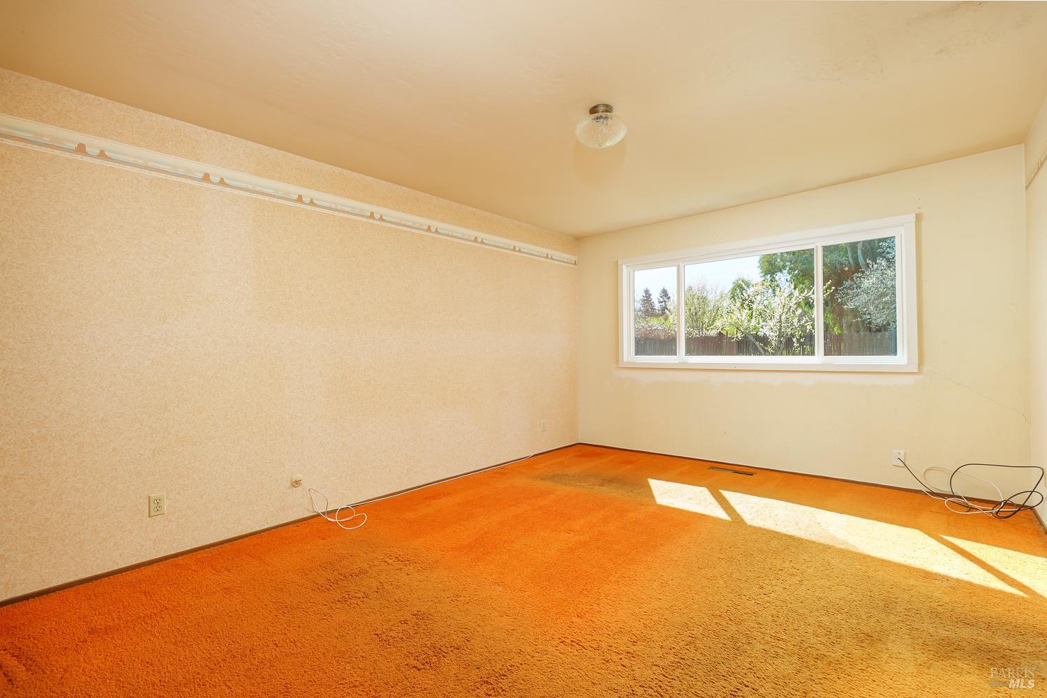 Detail Gallery Image 20 of 39 For 19360 Linden St, Sonoma,  CA 95476 - 3 Beds | 2 Baths