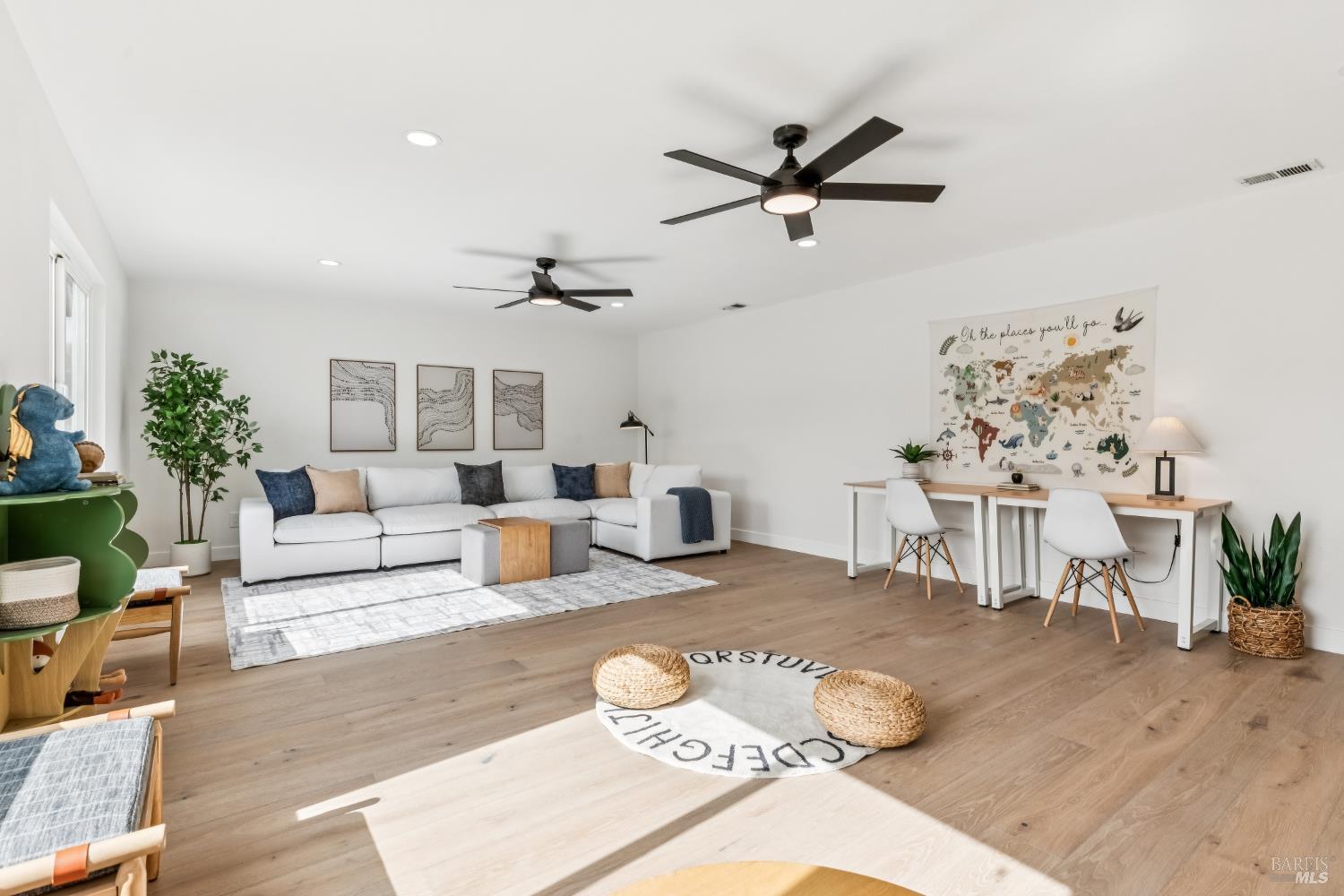 Detail Gallery Image 44 of 49 For 113 Greenridge Ct, Petaluma,  CA 94952 - 5 Beds | 3/1 Baths