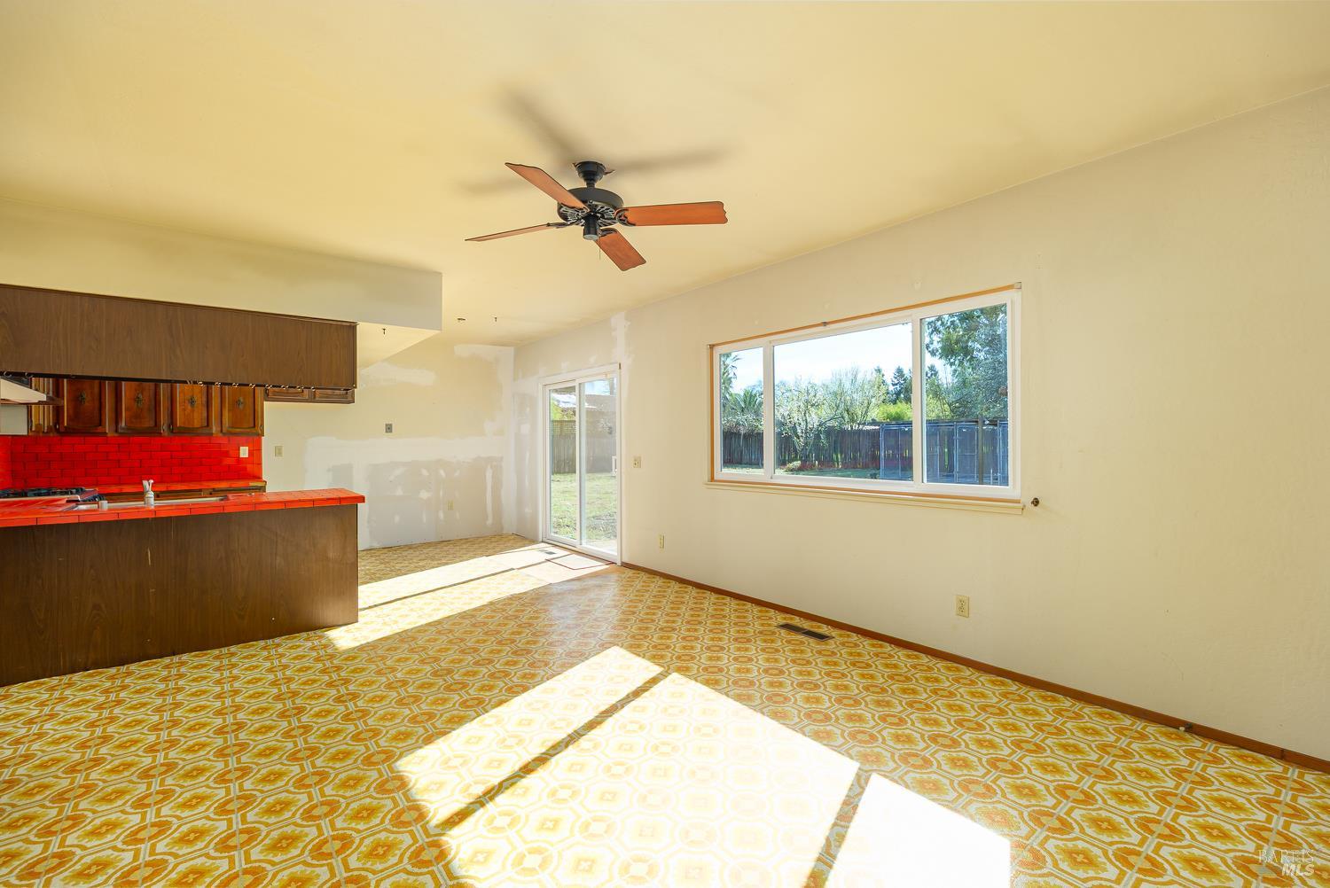 Detail Gallery Image 7 of 39 For 19360 Linden St, Sonoma,  CA 95476 - 3 Beds | 2 Baths