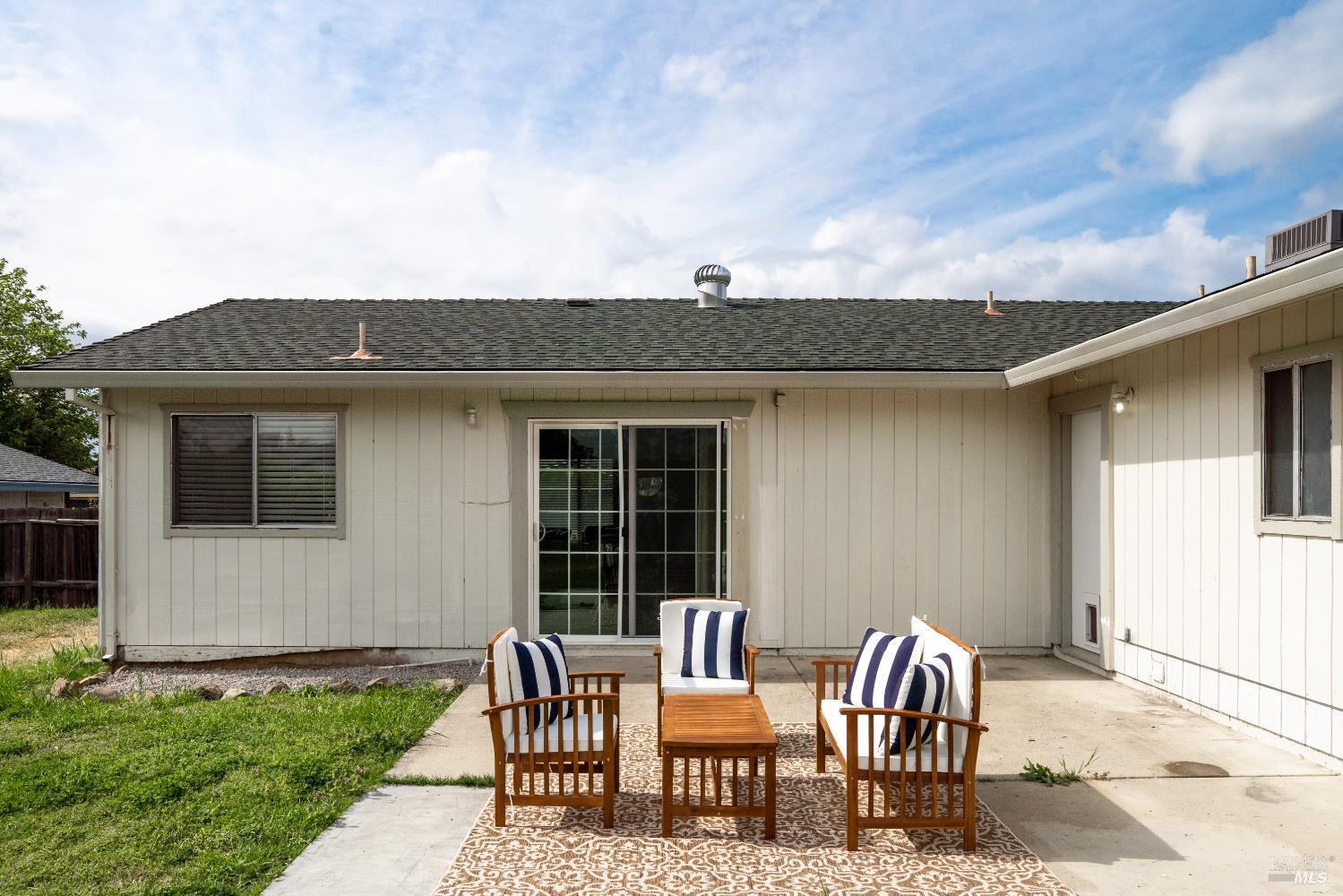 Detail Gallery Image 27 of 66 For 244 Woodhill Dr, Redding,  CA 96003 - 3 Beds | 2 Baths