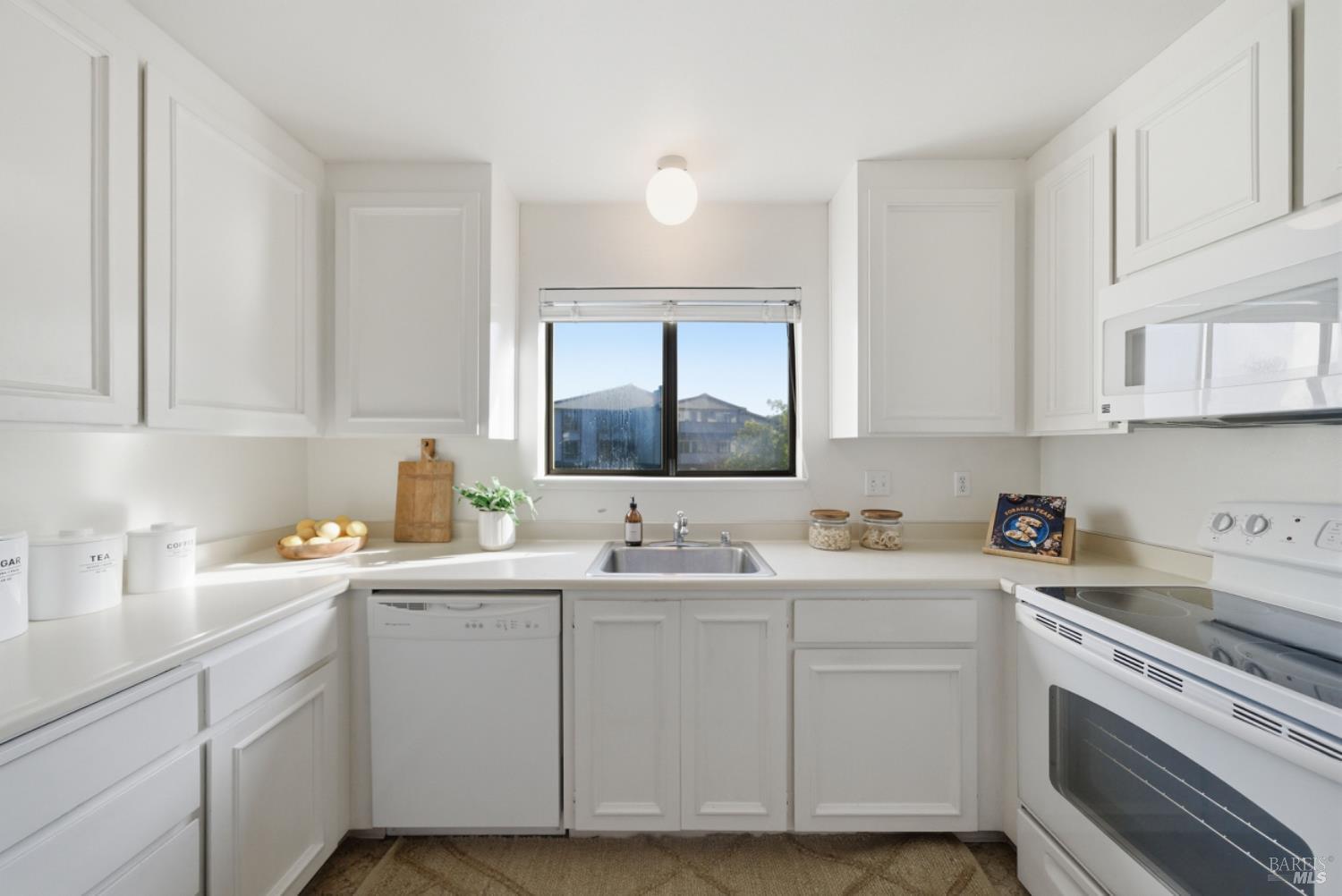 Detail Gallery Image 17 of 40 For 818 S Eliseo Dr, Greenbrae,  CA 94904 - 2 Beds | 1/1 Baths