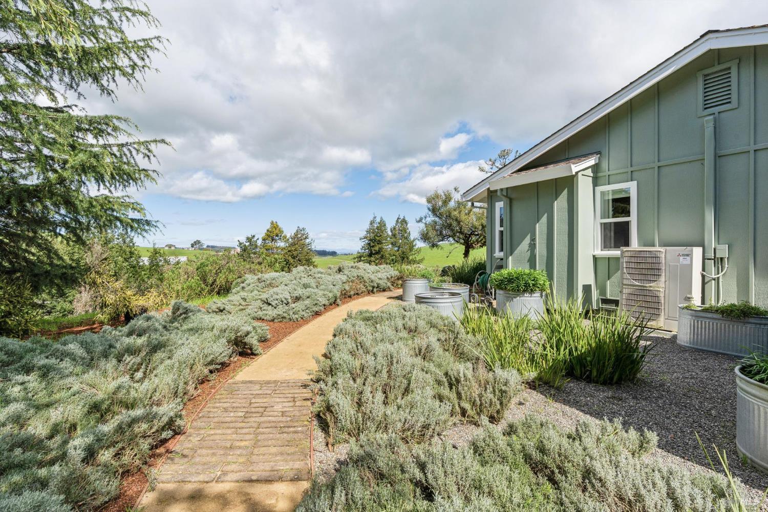 Detail Gallery Image 67 of 92 For 5855 Bodega Ave, Petaluma,  CA 94952 - 3 Beds | 2/1 Baths