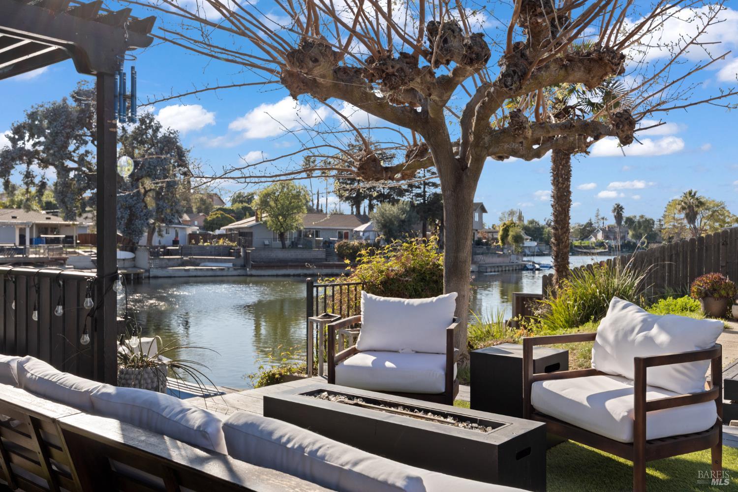 Detail Gallery Image 26 of 63 For 120 E Lake Dr, Antioch,  CA 94509 - 4 Beds | 2 Baths