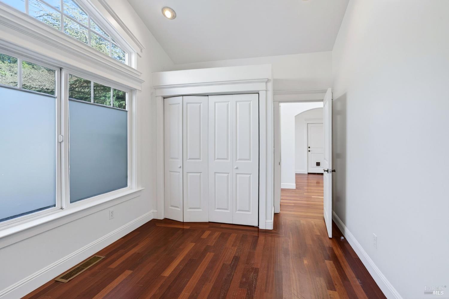 Detail Gallery Image 4 of 27 For 105 Hooker Ave, Sonoma,  CA 95476 - 4 Beds | 2 Baths