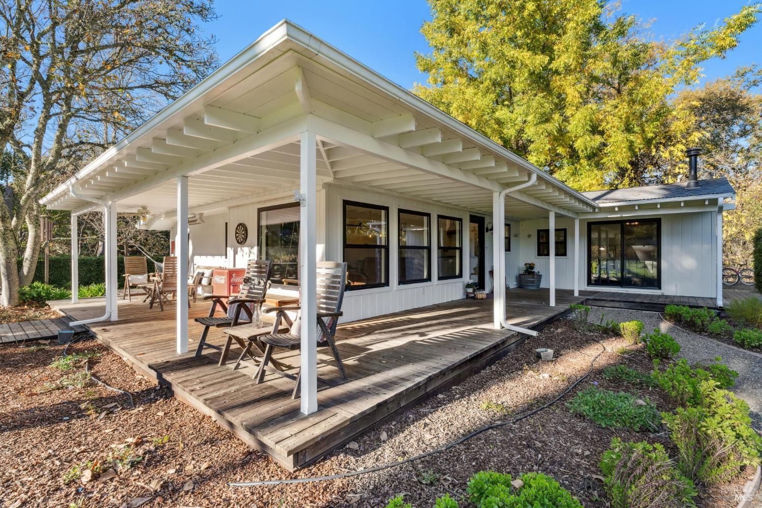 Detail Gallery Image 6 of 58 For 2 Foothill Blvd, Calistoga,  CA 94515 - 2 Beds | 2 Baths