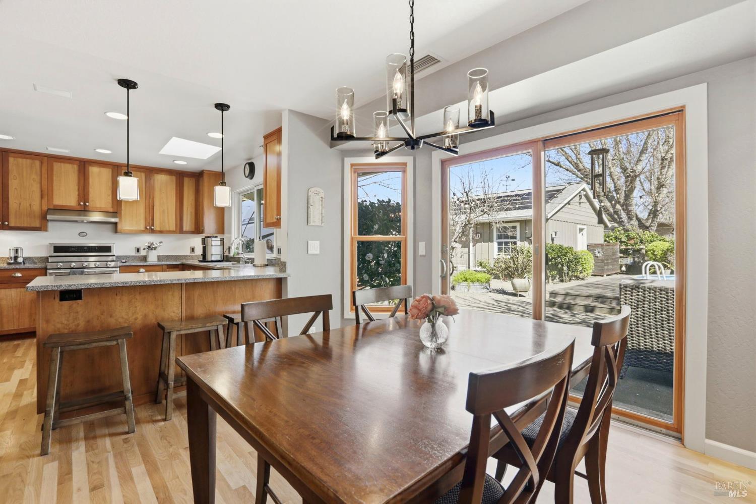 Detail Gallery Image 14 of 62 For 6 Gothic Dr, Novato,  CA 94947 - 4 Beds | 3/1 Baths