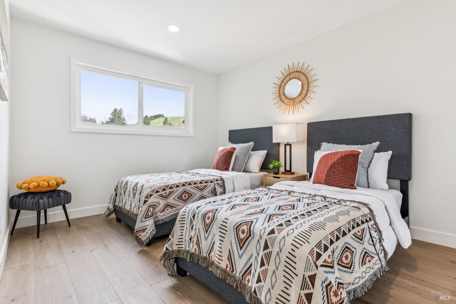 Detail Gallery Image 37 of 49 For 113 Greenridge Ct, Petaluma,  CA 94952 - 5 Beds | 3/1 Baths