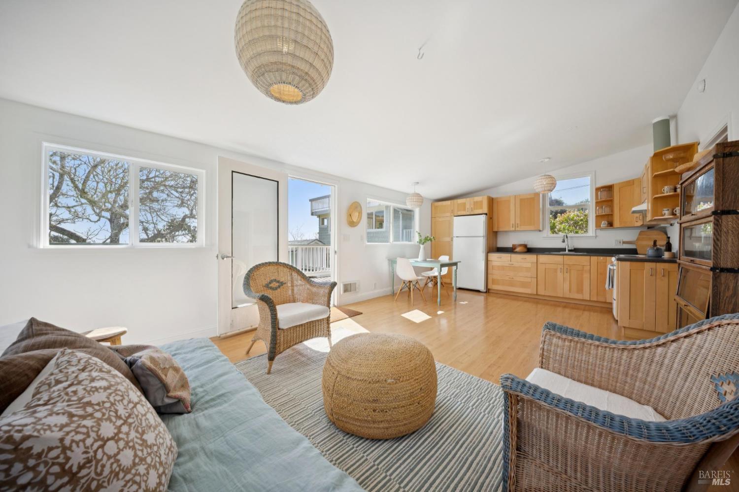 Detail Gallery Image 46 of 64 For 40 Laurel Ave, Stinson Beach,  CA 94970 - 4 Beds | 3 Baths