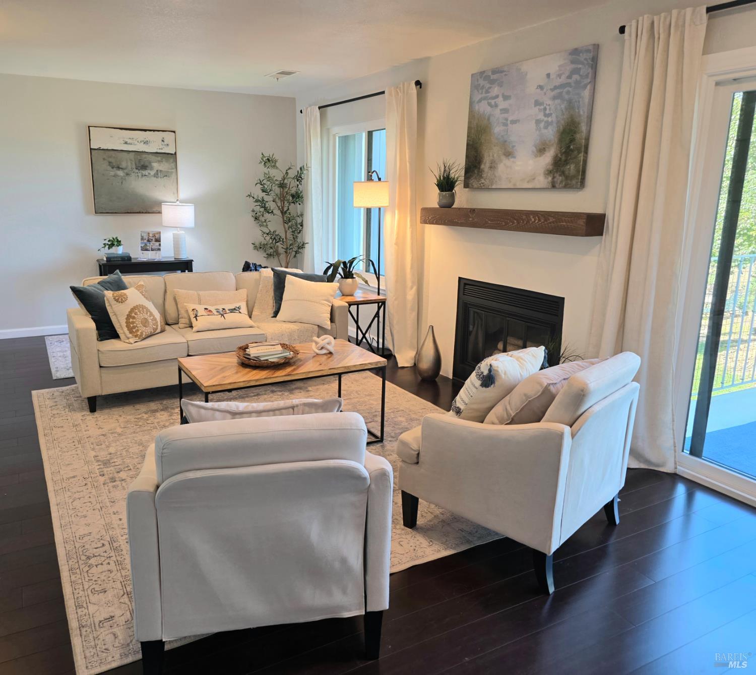 Detail Gallery Image 7 of 26 For 74 Hector Ln, Novato,  CA 94949 - 2 Beds | 1 Baths