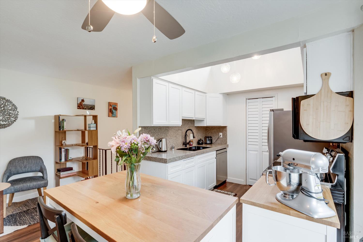 Detail Gallery Image 21 of 54 For 3098 Yulupa Ave, Santa Rosa,  CA 95405 - 2 Beds | 1/1 Baths