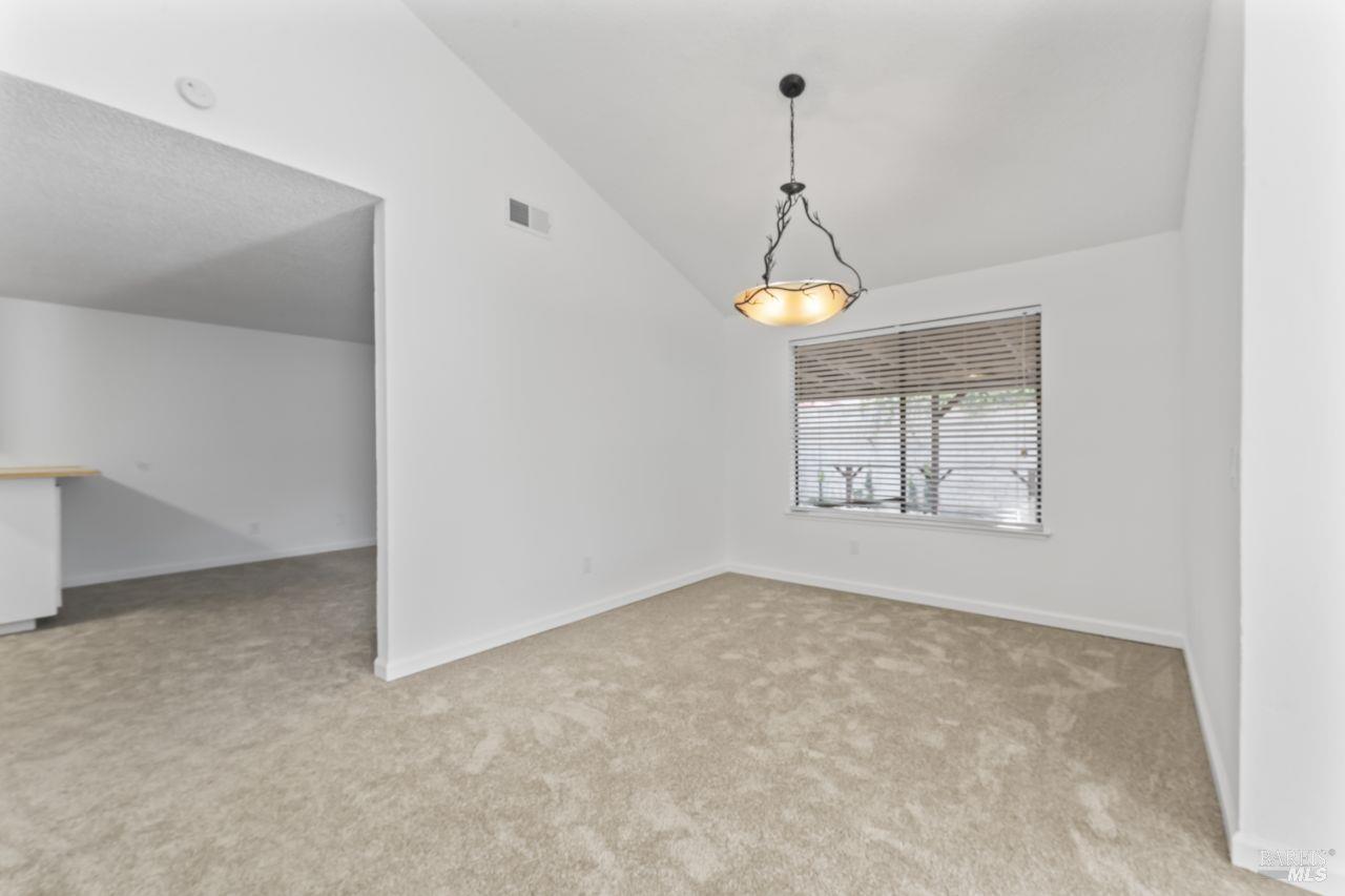 Detail Gallery Image 13 of 38 For 6498 Jacaranda St, Rohnert Park,  CA 94928 - 4 Beds | 2 Baths