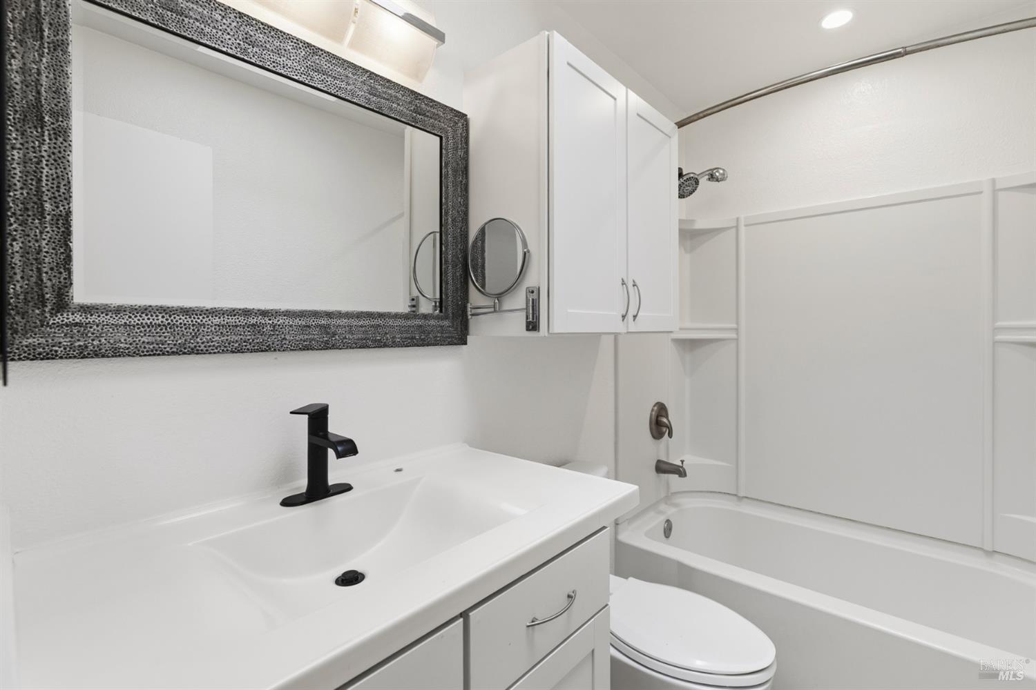 Detail Gallery Image 24 of 39 For 790 Hudis Dr, Rohnert Park,  CA 94928 - 2 Beds | 1/1 Baths