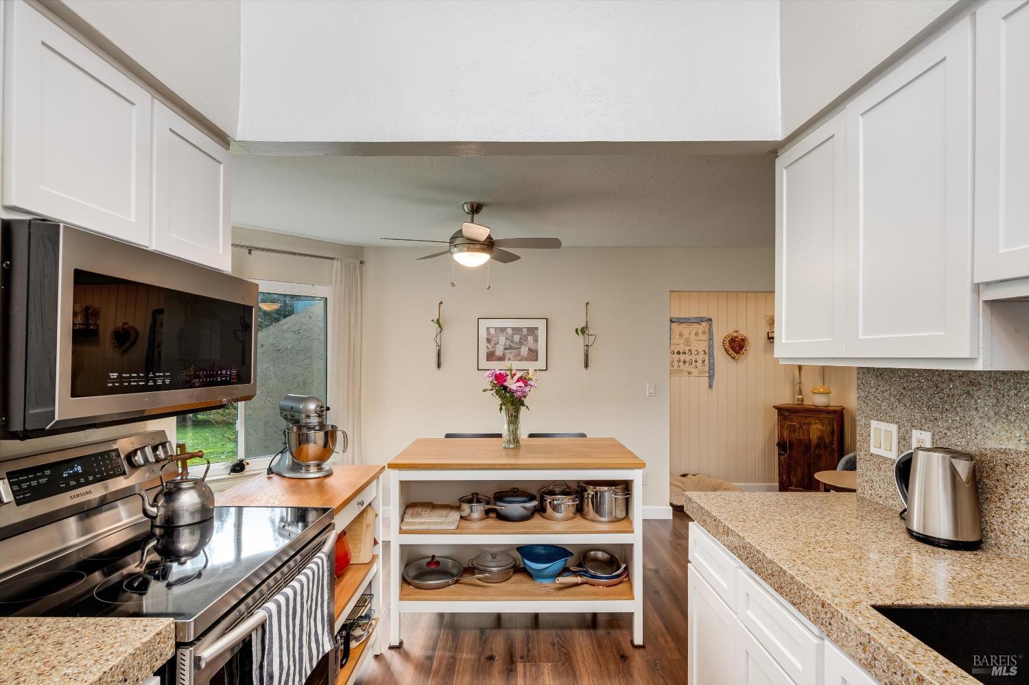 Detail Gallery Image 23 of 54 For 3098 Yulupa Ave, Santa Rosa,  CA 95405 - 2 Beds | 1/1 Baths