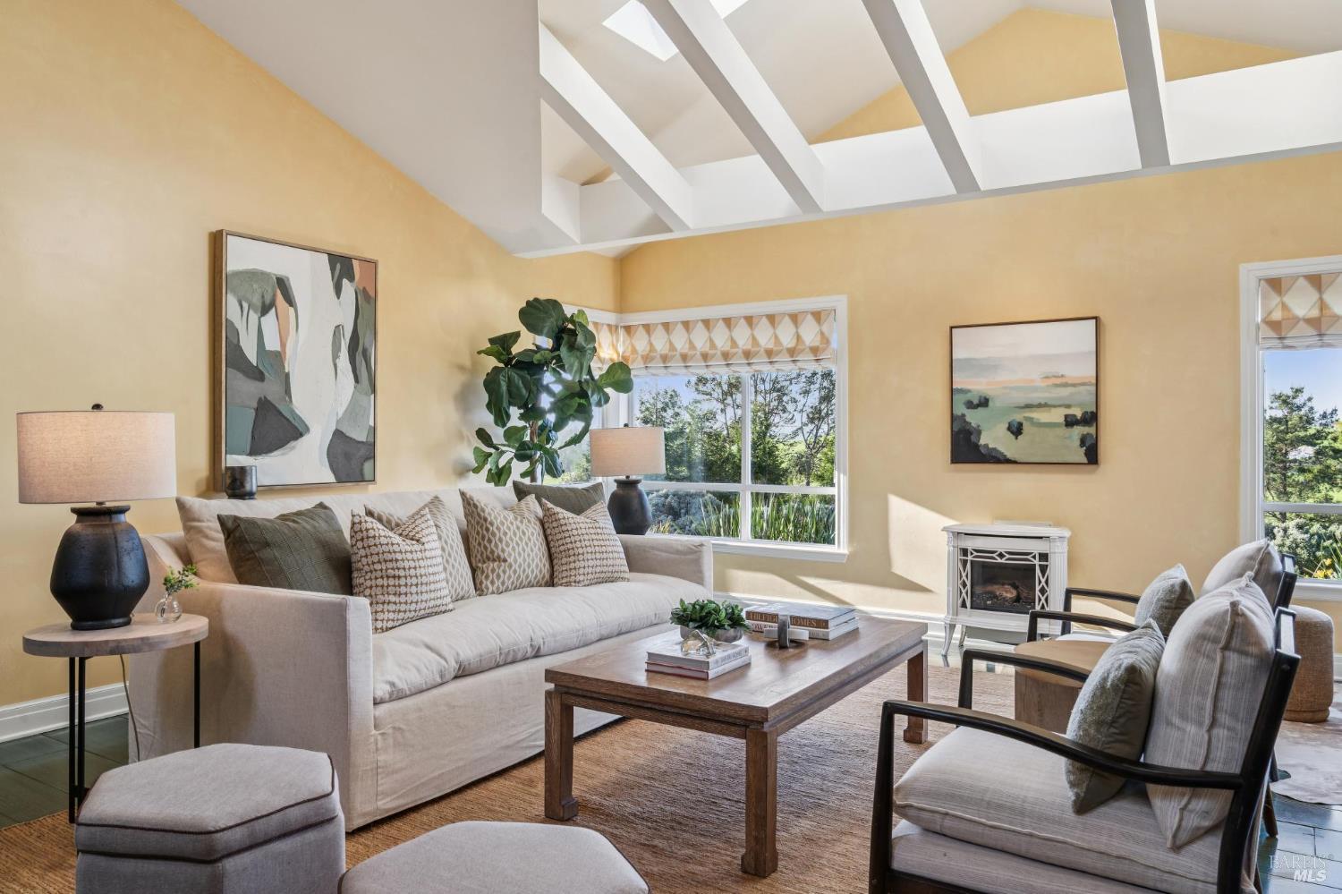 Detail Gallery Image 20 of 92 For 5855 Bodega Ave, Petaluma,  CA 94952 - 3 Beds | 2/1 Baths