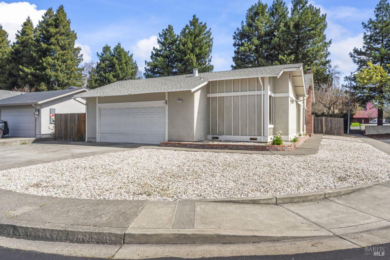 Detail Gallery Image 4 of 38 For 6498 Jacaranda St, Rohnert Park,  CA 94928 - 4 Beds | 2 Baths