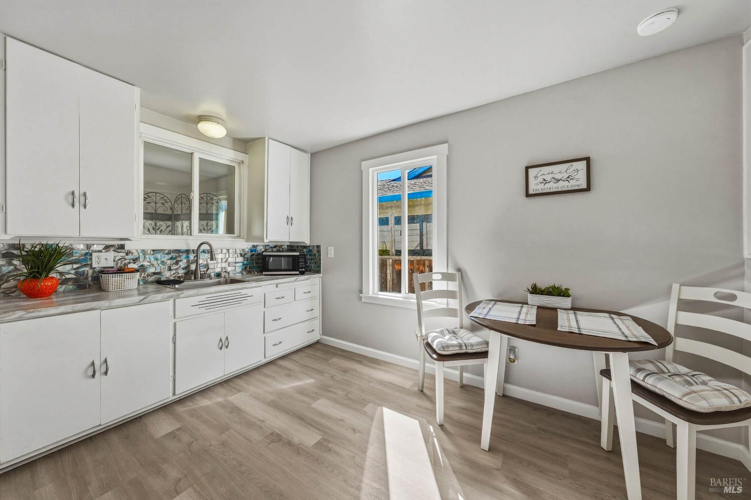 Detail Gallery Image 11 of 39 For 6061 1st Ave, Lucerne,  CA 95458 - 2 Beds | 1 Baths