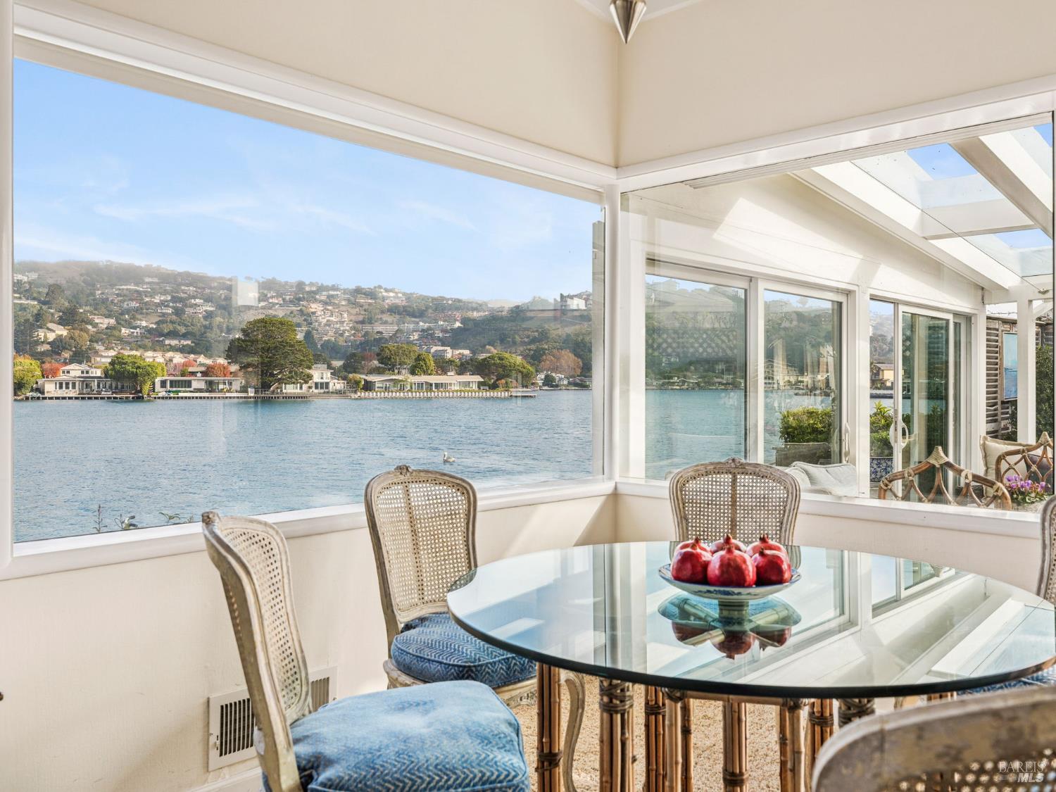 Detail Gallery Image 4 of 19 For 216 San Rafael Ave, Belvedere,  CA 94920 - 3 Beds | 2 Baths