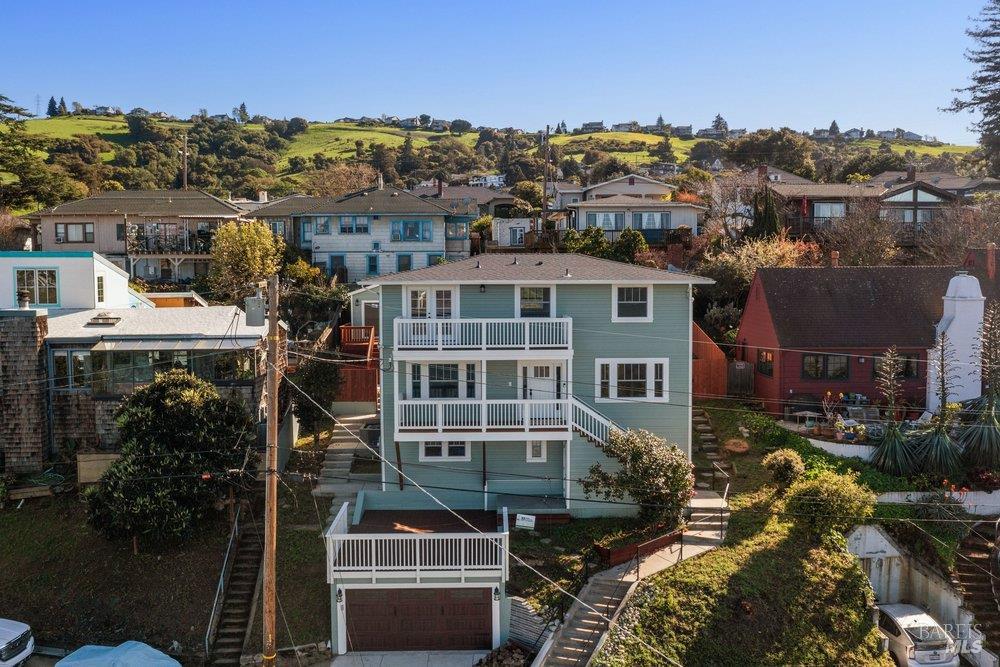 Detail Gallery Image 3 of 57 For 321 Alexander St, Crockett,  CA 94525 - 4 Beds | 3/1 Baths