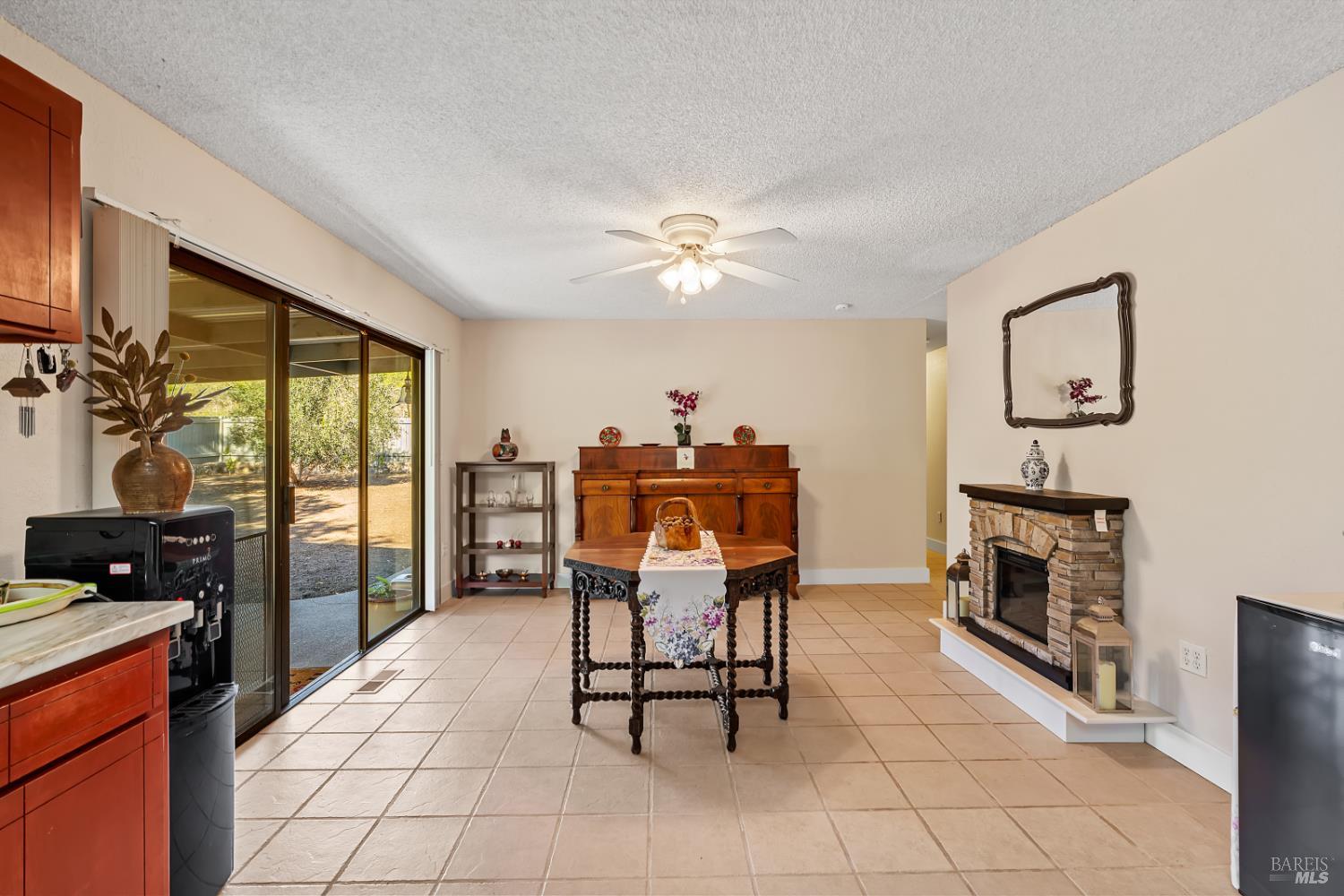 Detail Gallery Image 16 of 42 For 807 Deer Park Rd, Saint Helena,  CA 94574 - 3 Beds | 2 Baths