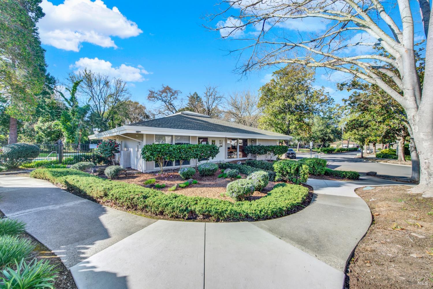 Detail Gallery Image 31 of 52 For 30 Belvedere Ct, Napa,  CA 94559 - 2 Beds | 1/1 Baths