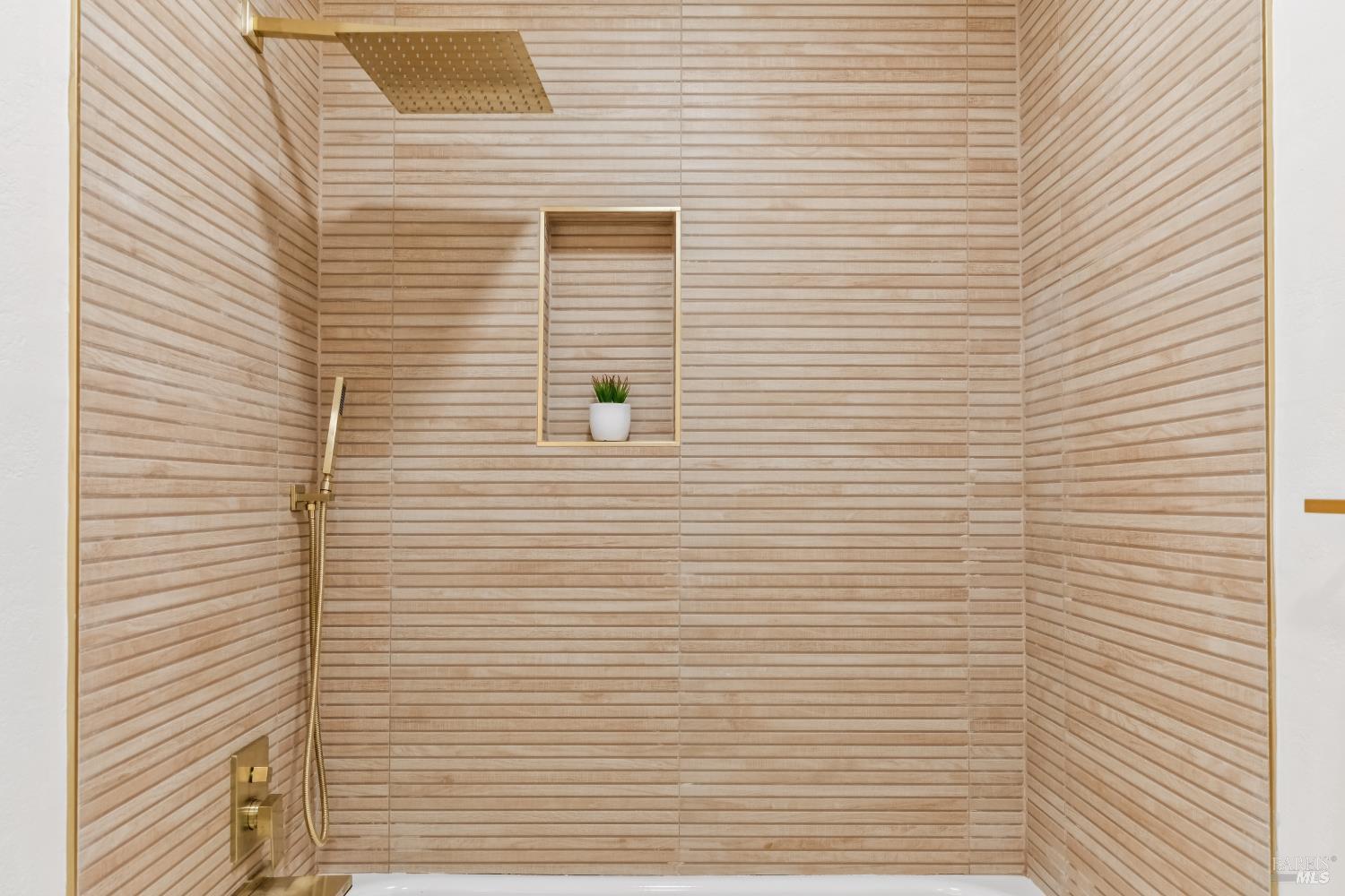 Detail Gallery Image 42 of 49 For 113 Greenridge Ct, Petaluma,  CA 94952 - 5 Beds | 3/1 Baths