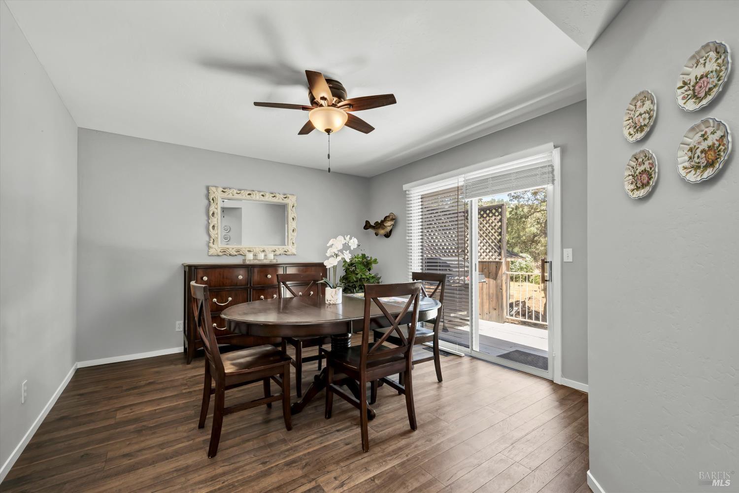 Detail Gallery Image 9 of 30 For 18278 N Shore Dr, Hidden Valley Lake,  CA 95467 - 3 Beds | 2 Baths