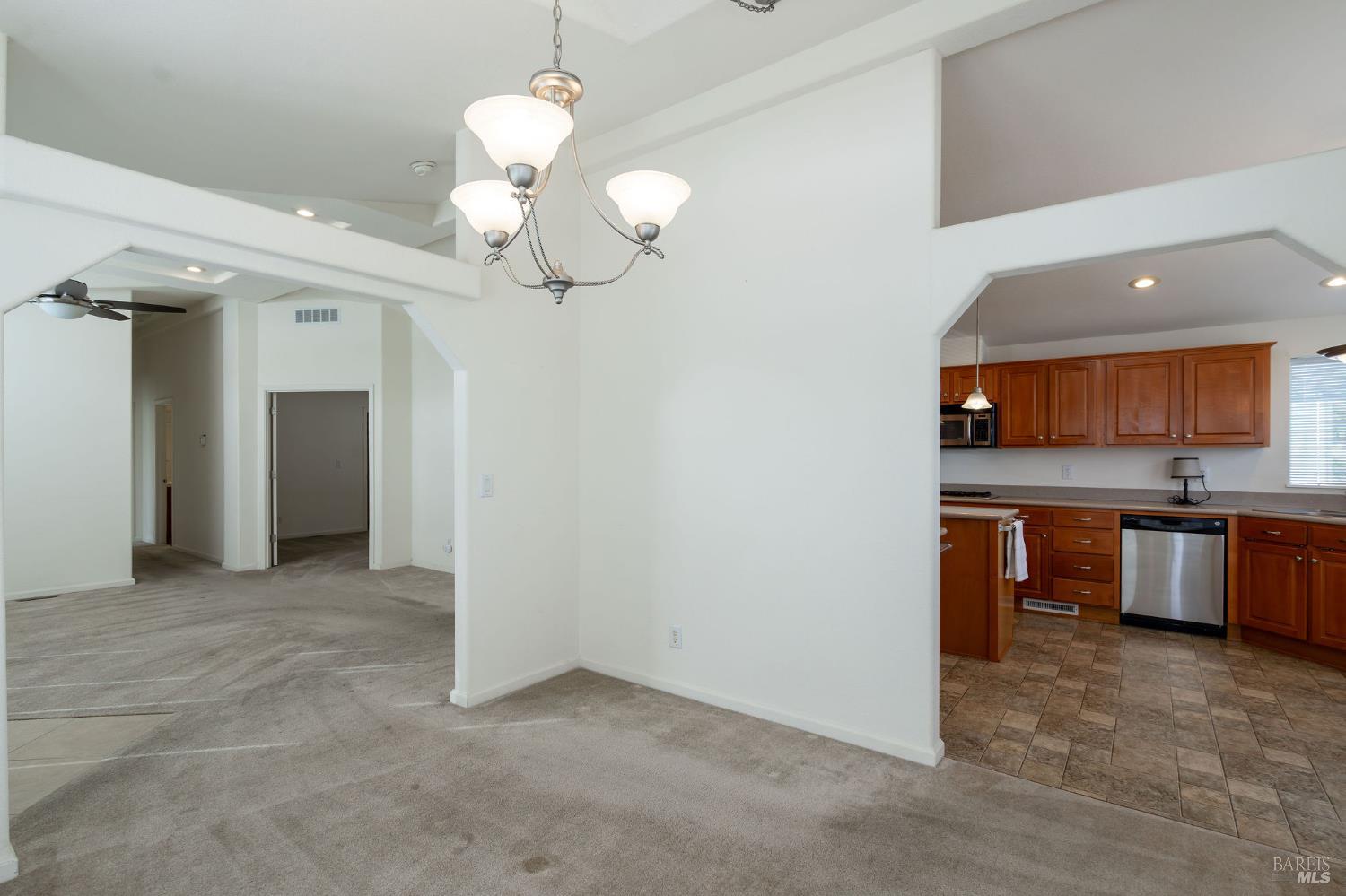 Detail Gallery Image 23 of 62 For 32 Yorkshire Dr, Santa Rosa,  CA 95401 - 3 Beds | 2 Baths