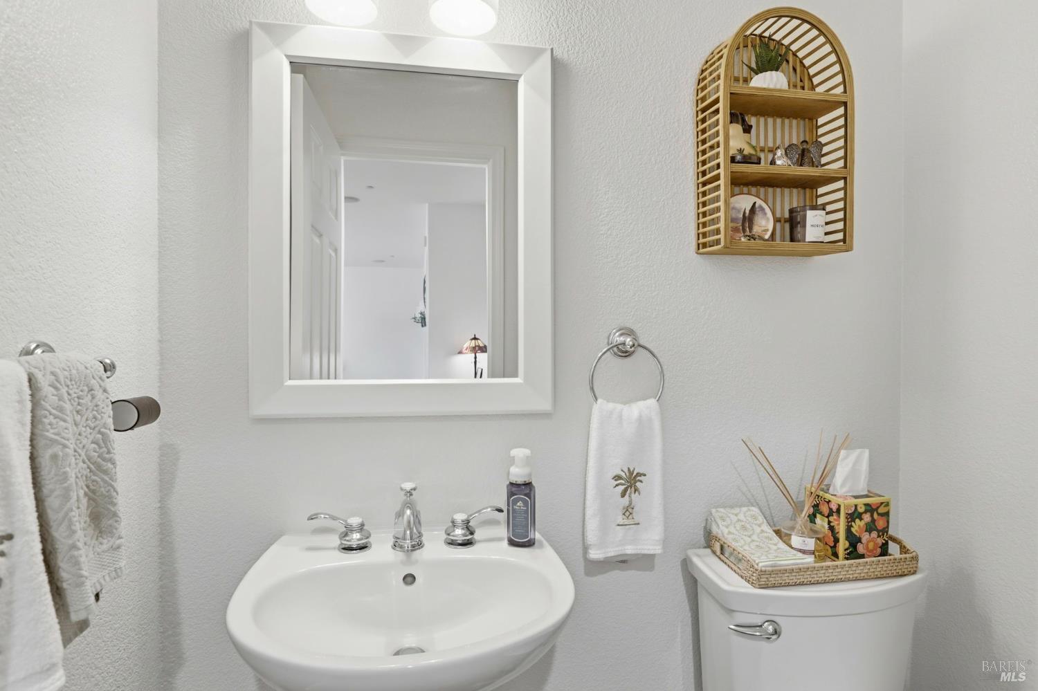 Detail Gallery Image 32 of 40 For 26 Waterbury Ln, Novato,  CA 94949 - 4 Beds | 2/1 Baths