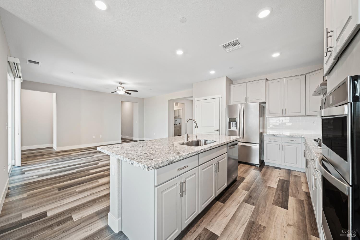 Detail Gallery Image 7 of 19 For 2140 Rustic Oak Ln, Rio Vista,  CA 94571 - 2 Beds | 2 Baths