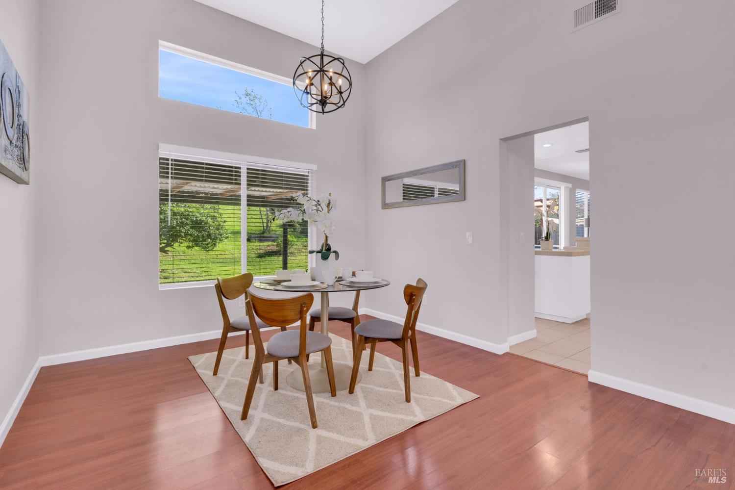 Detail Gallery Image 13 of 61 For 1014 Sandhurst Dr, Vallejo,  CA 94591 - 4 Beds | 3 Baths