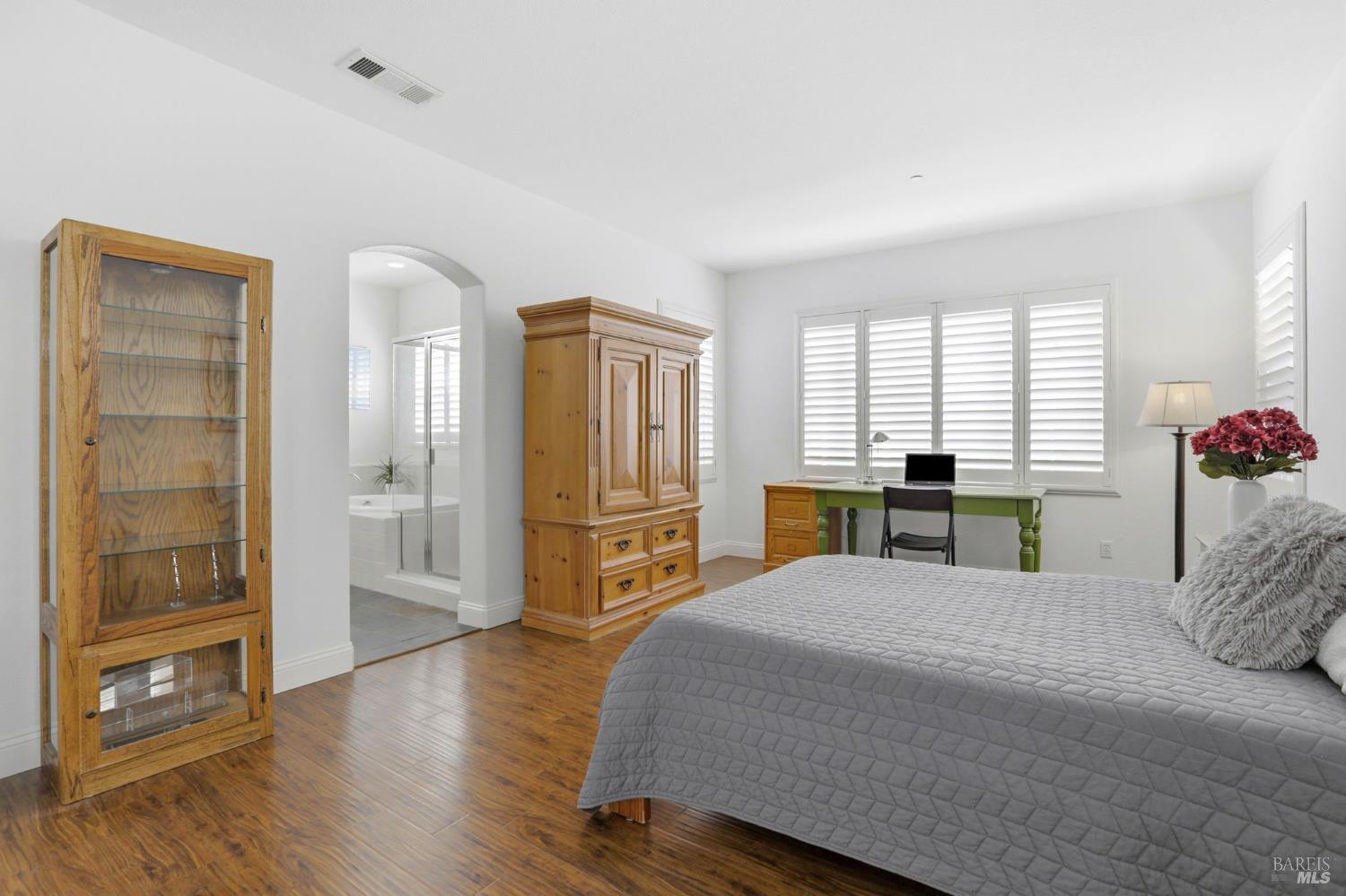 Detail Gallery Image 24 of 40 For 26 Waterbury Ln, Novato,  CA 94949 - 4 Beds | 2/1 Baths