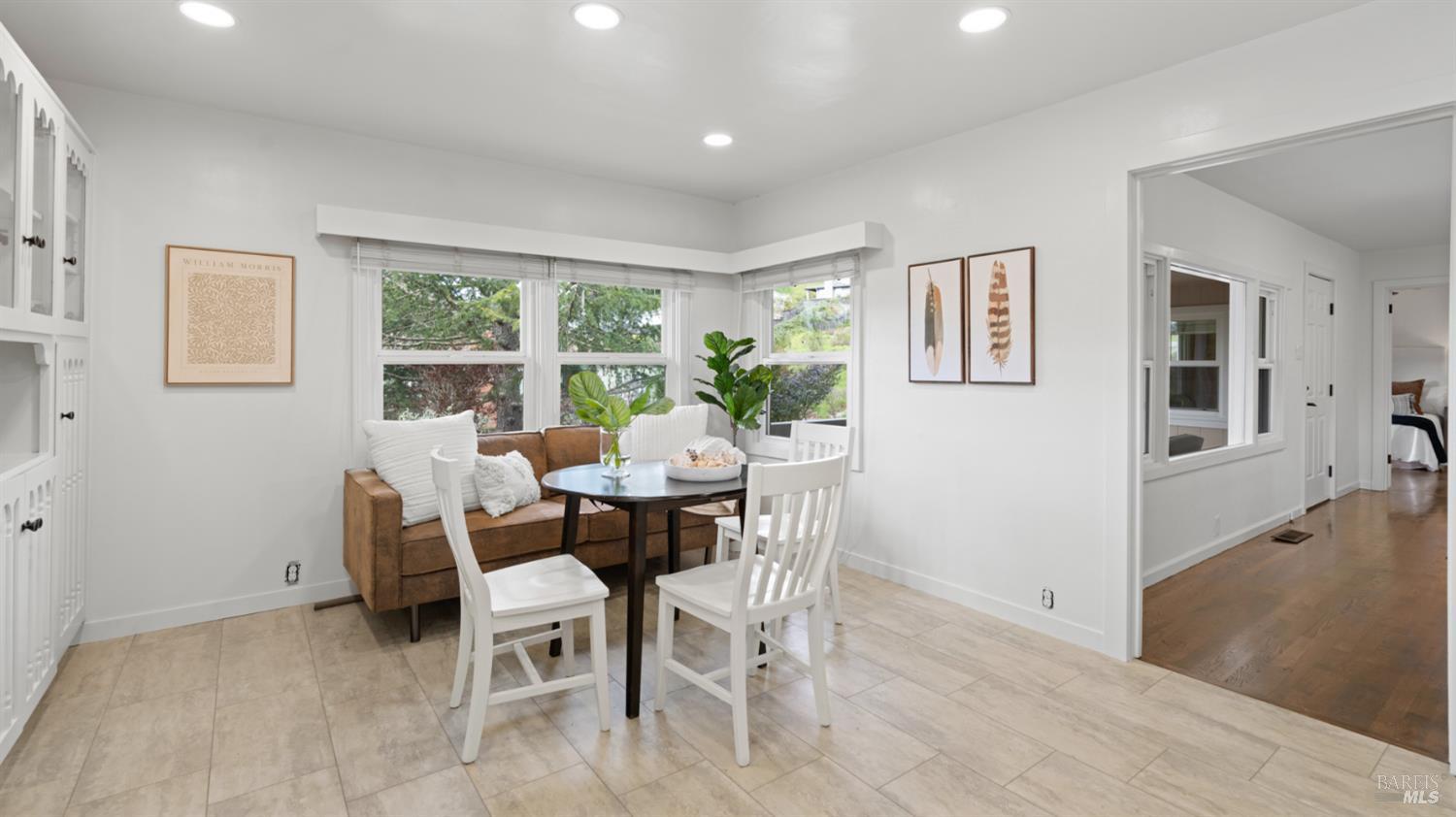 Detail Gallery Image 12 of 48 For 6 Sherwood Pl, Novato,  CA 94945 - 3 Beds | 1/1 Baths