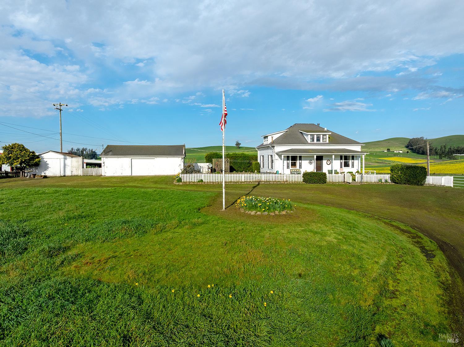 Detail Gallery Image 5 of 45 For 14550 Valley Ford Estero Rd, Valley Ford,  CA 94972 - 4 Beds | 1 Baths