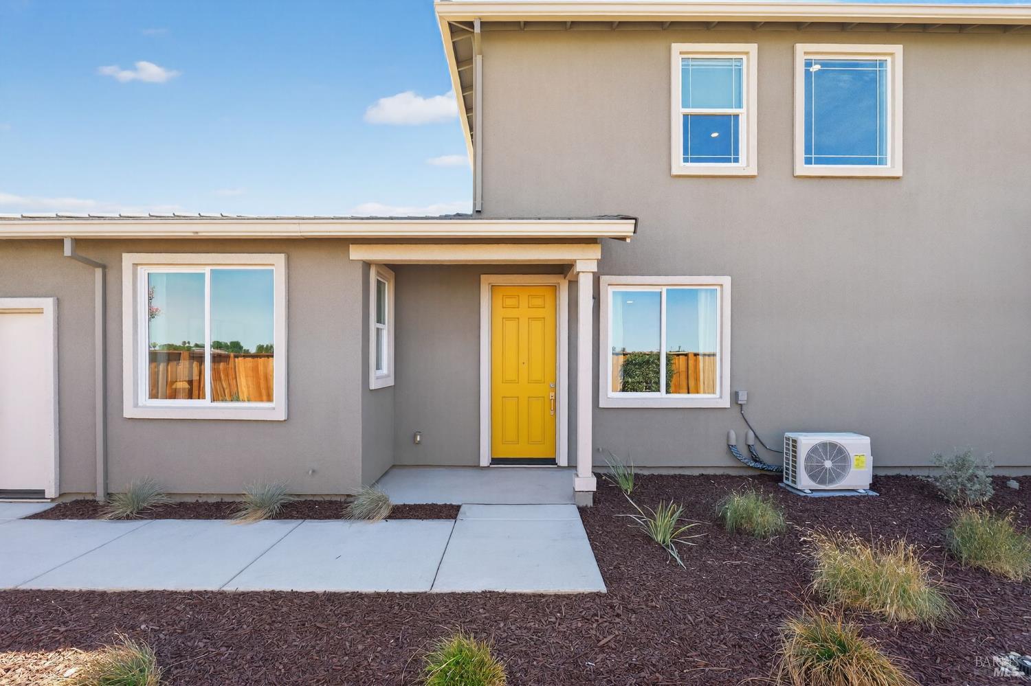 Detail Gallery Image 3 of 29 For 627 Beyers St, Oakley,  CA 94561 - 5 Beds | 4 Baths