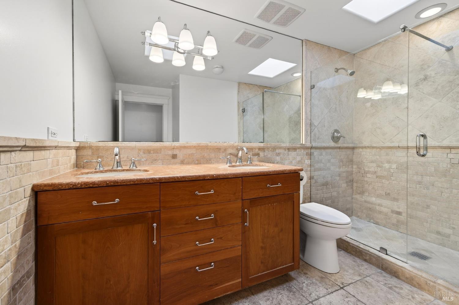 Detail Gallery Image 8 of 27 For 105 Hooker Ave, Sonoma,  CA 95476 - 4 Beds | 2 Baths